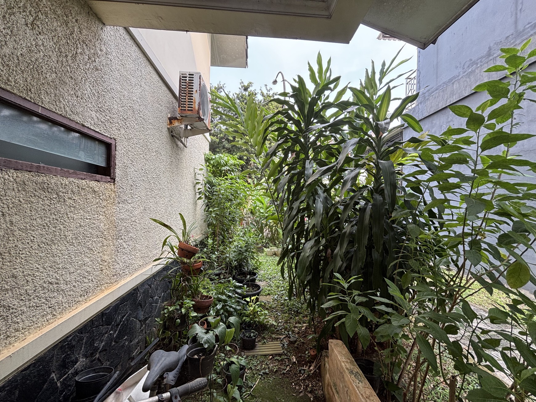 Super Deal Rumah  Siap Huni Full Renovasi di Kota Wisata Cibubur