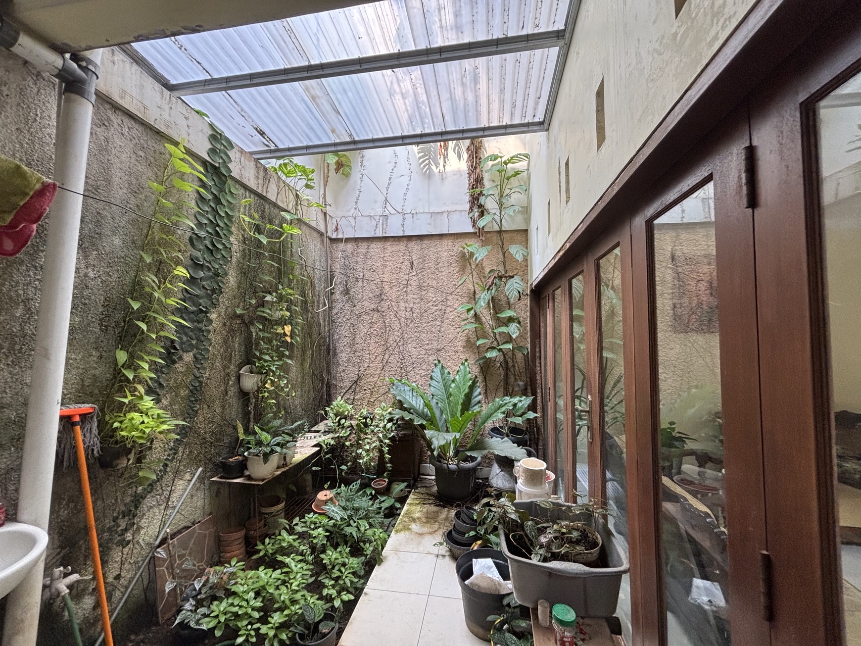 Super Deal Rumah  Siap Huni Full Renovasi di Kota Wisata Cibubur