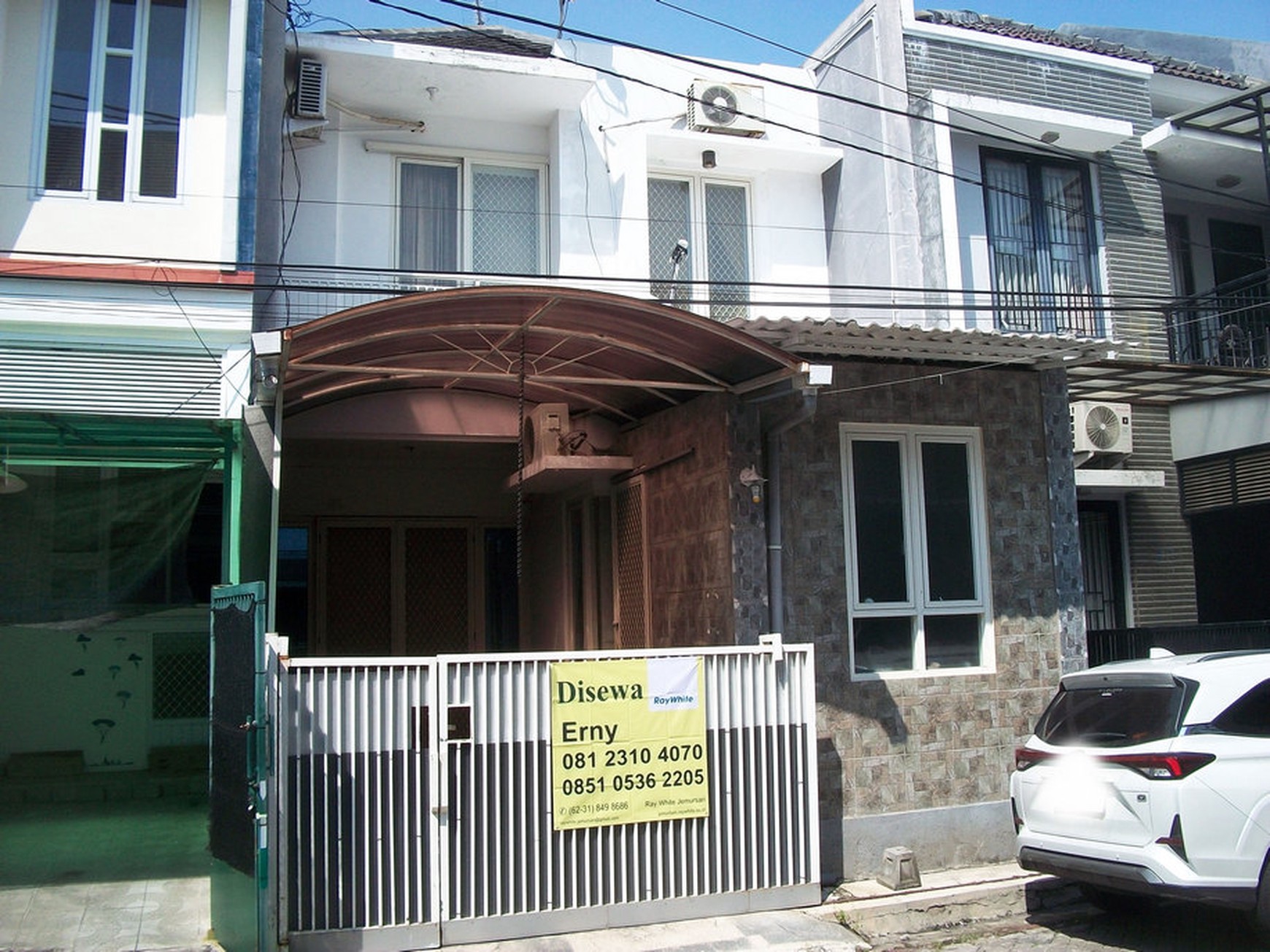 Rumah di Cluster Sorrento Pakuwon City, 2 Lantai, Semi Furnished, Siap Huni