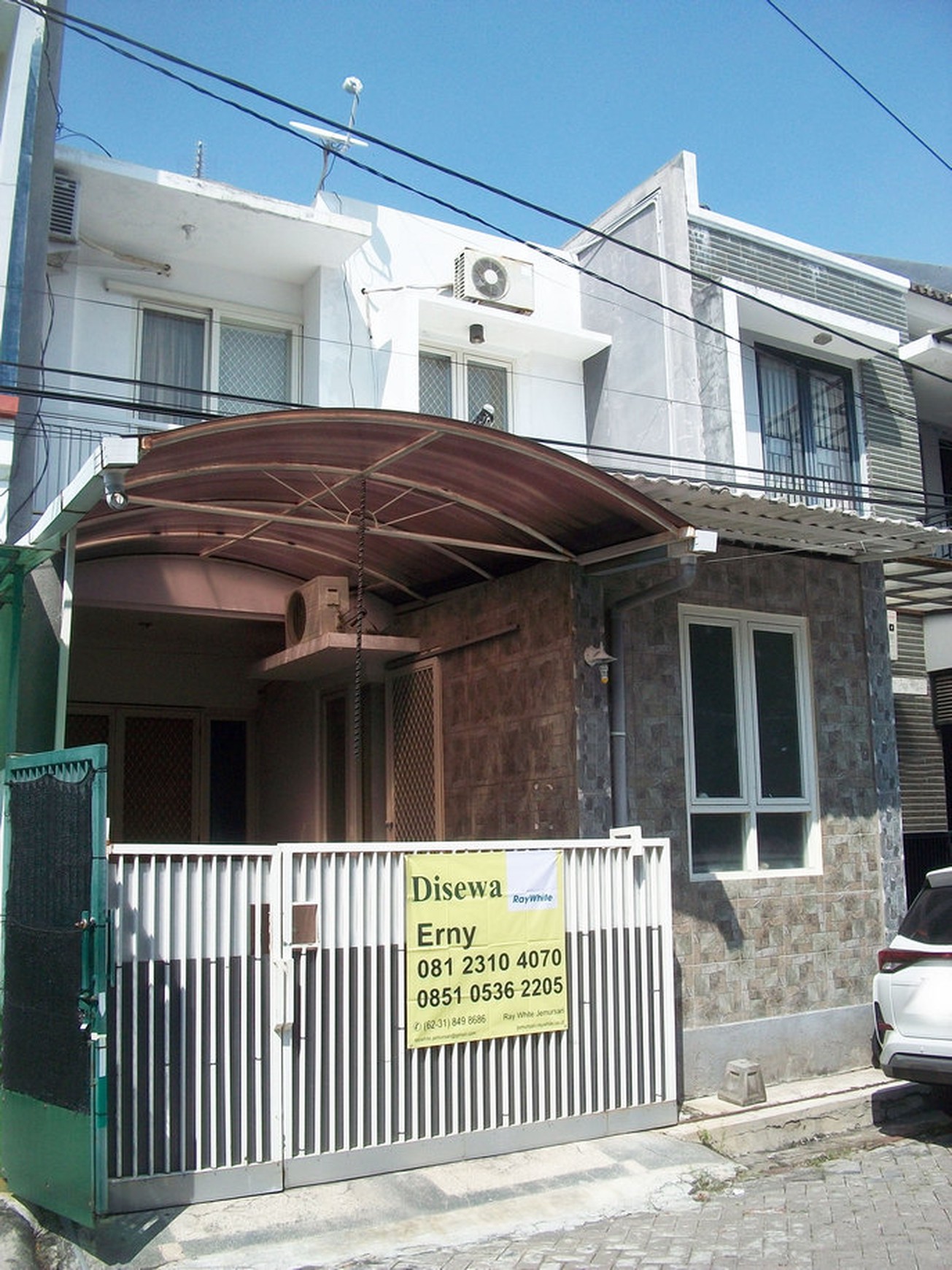 Rumah di Cluster Sorrento Pakuwon City, 2 Lantai, Semi Furnished, Siap Huni