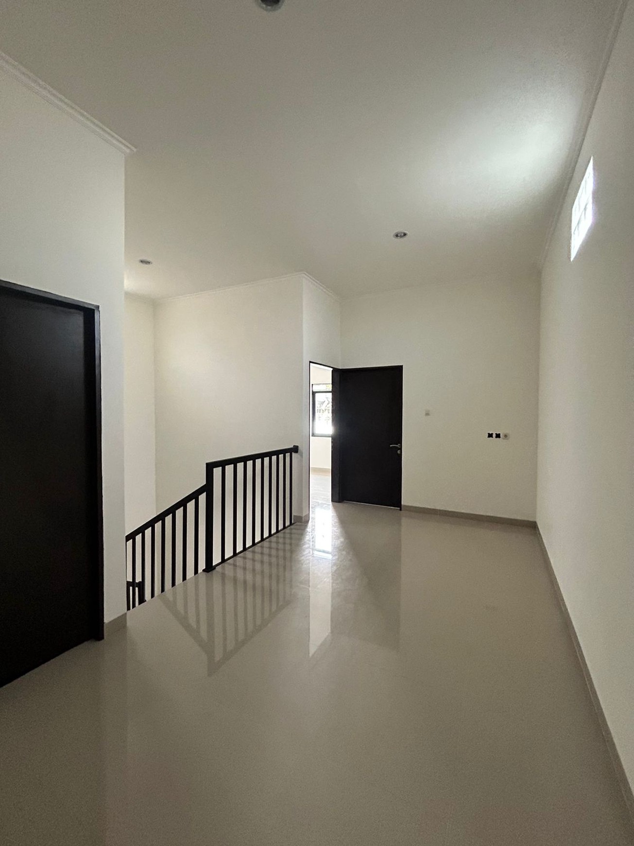 DIJUAL RUMAH BARU MEWAH DI SAYAP TURANGGA