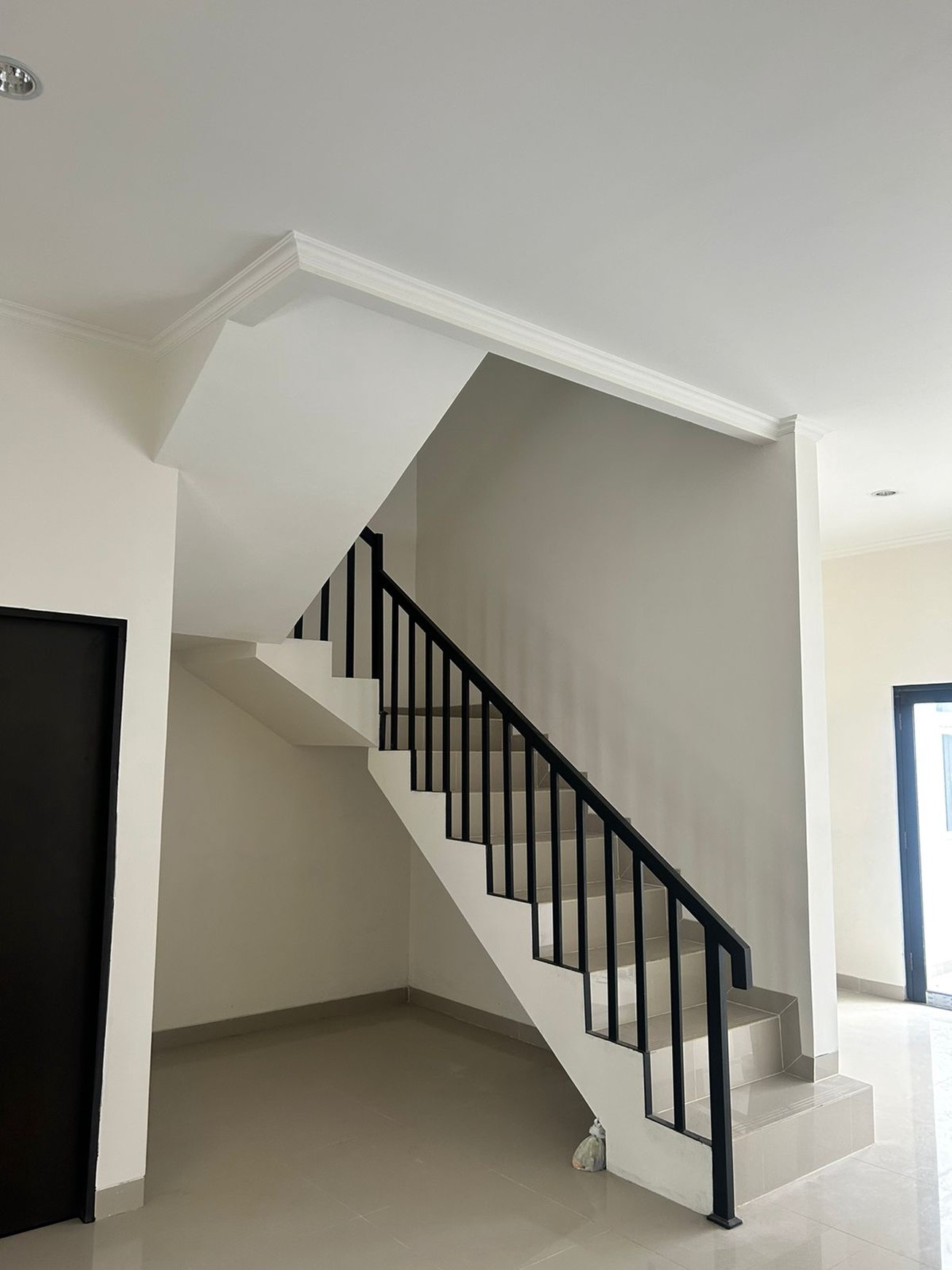 DIJUAL RUMAH BARU MEWAH DI SAYAP TURANGGA