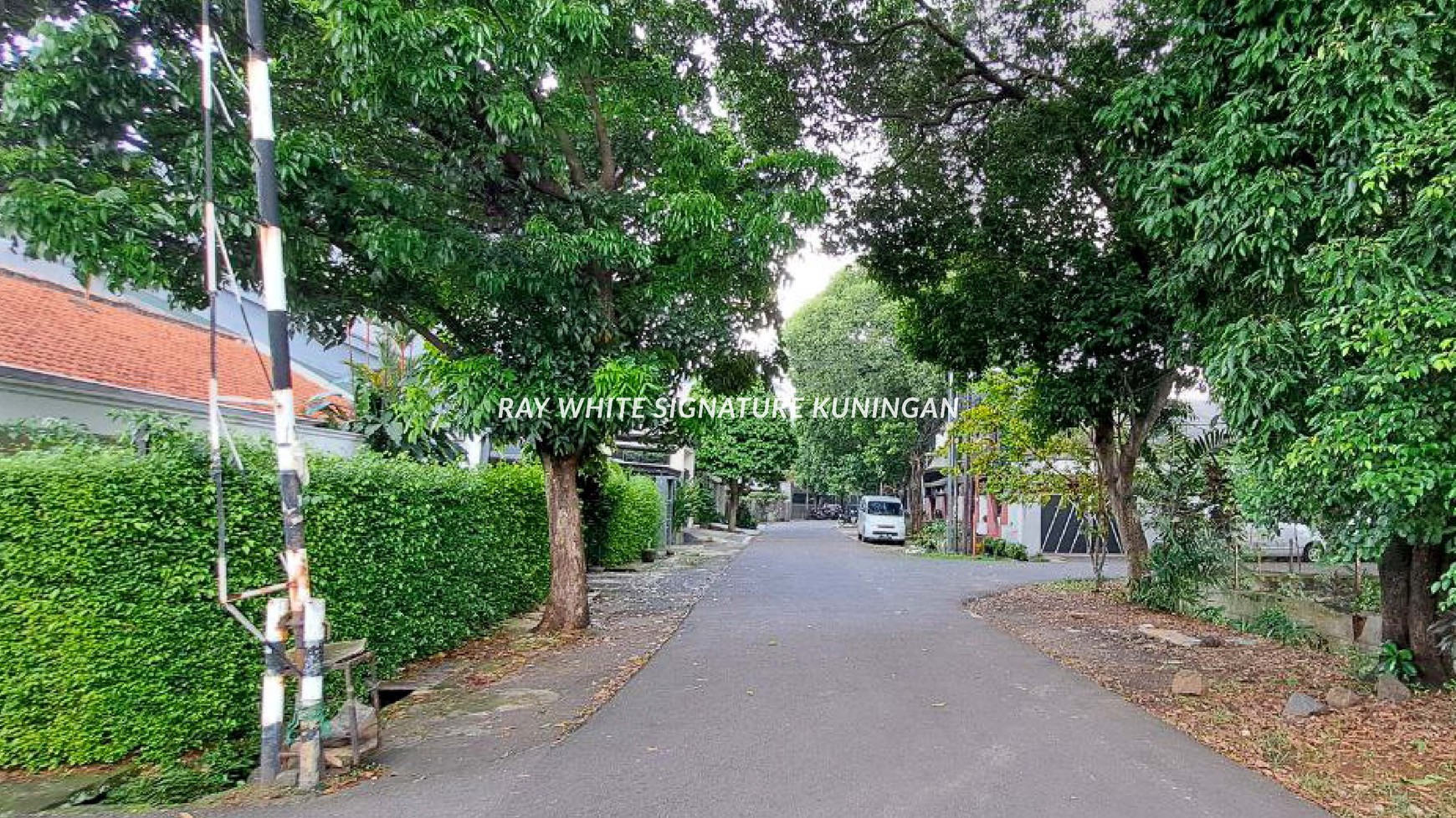 Rumah Lama Bangunan Terawat di Jl Pancoran Timur VIII
