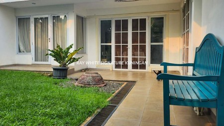 Rumah Lama Bangunan Terawat di Jl Pancoran Timur VIII