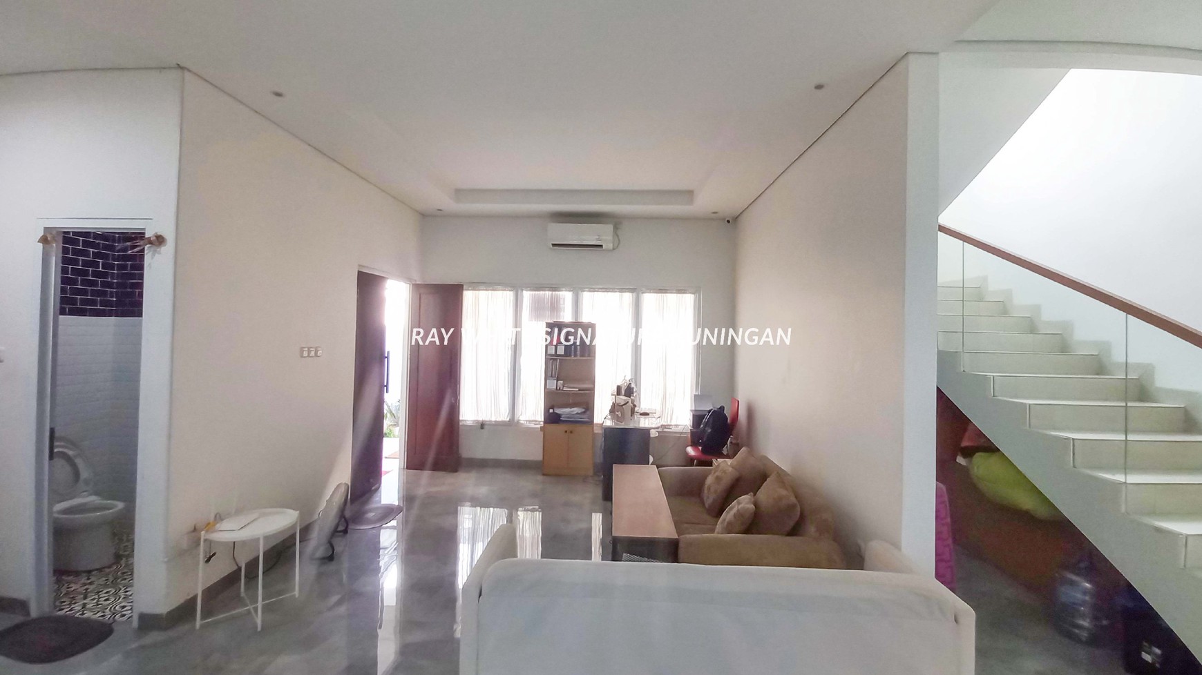 Rumah Dalam Town House Kondisi Bagus di The Royal East Cipayung