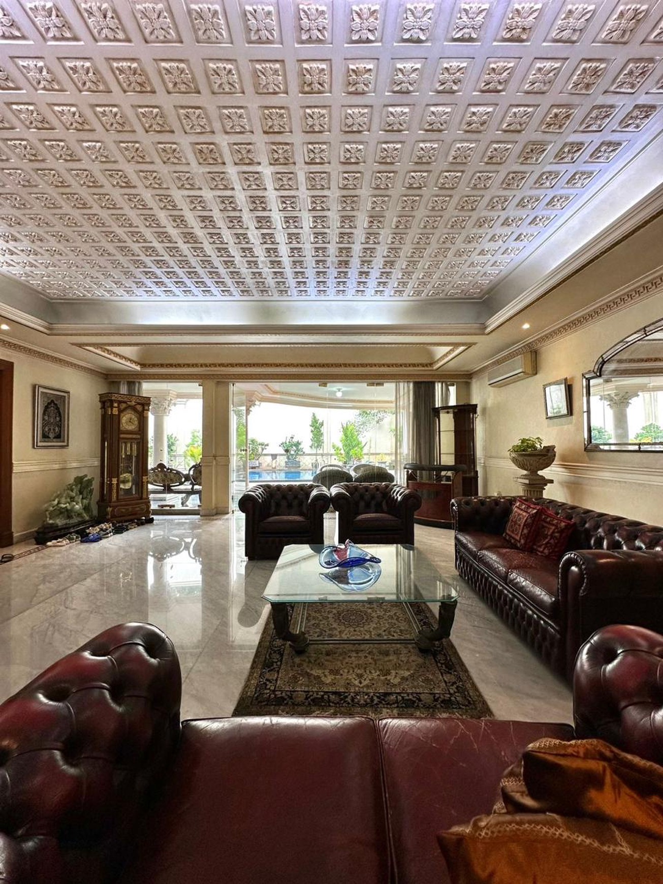 Rumah Mewah dengan Pool dan Ls 800m an di Bukit Hijau, Pondok Indah