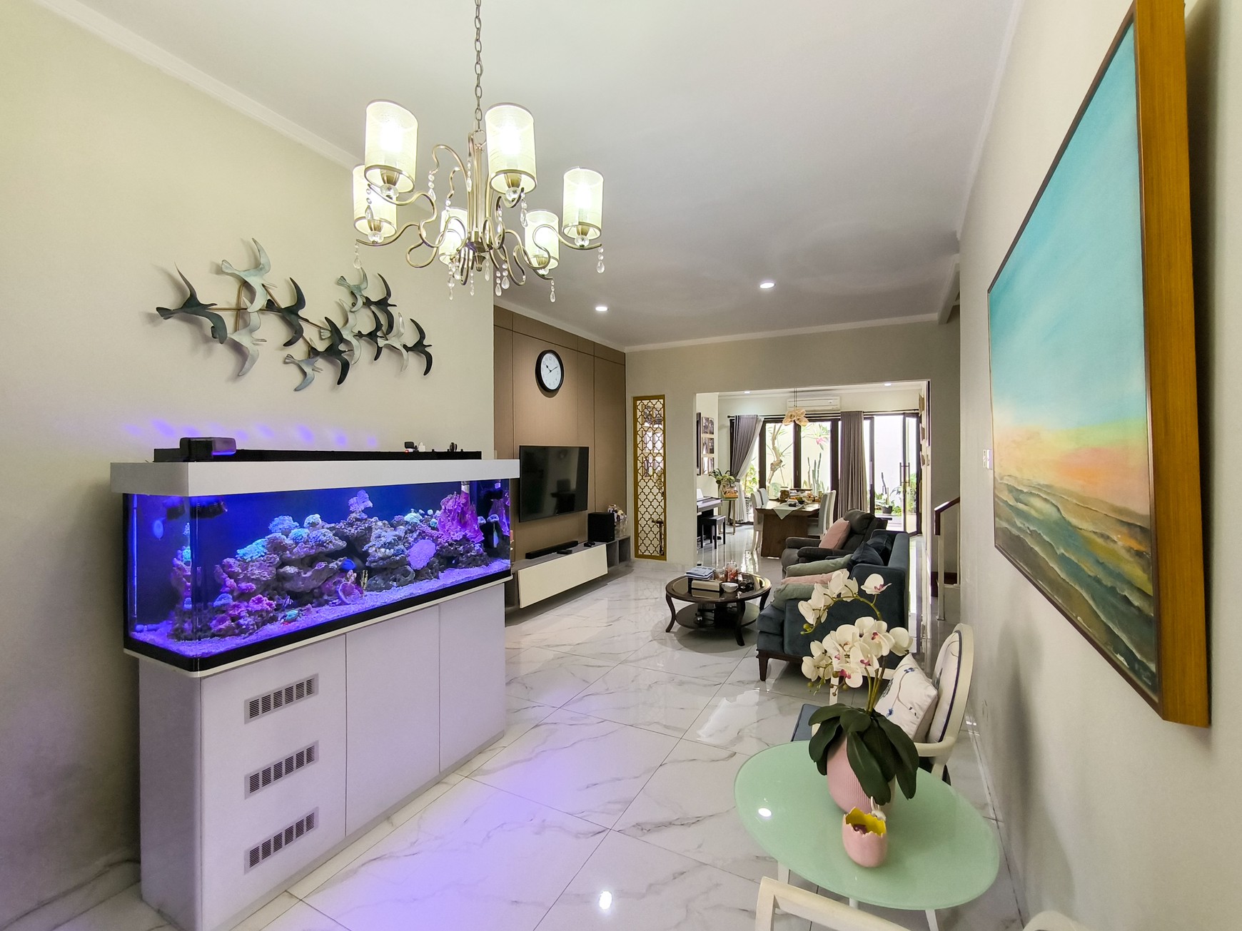 Rumah asri dgn halaman dan kolam ikan di Emerald Garden Bintaro