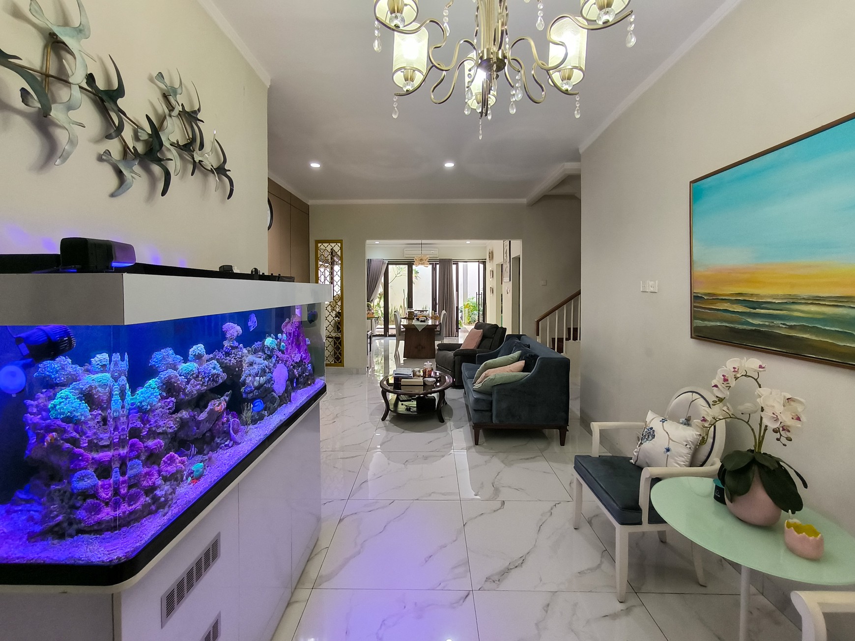 Rumah asri dgn halaman dan kolam ikan di Emerald Garden Bintaro