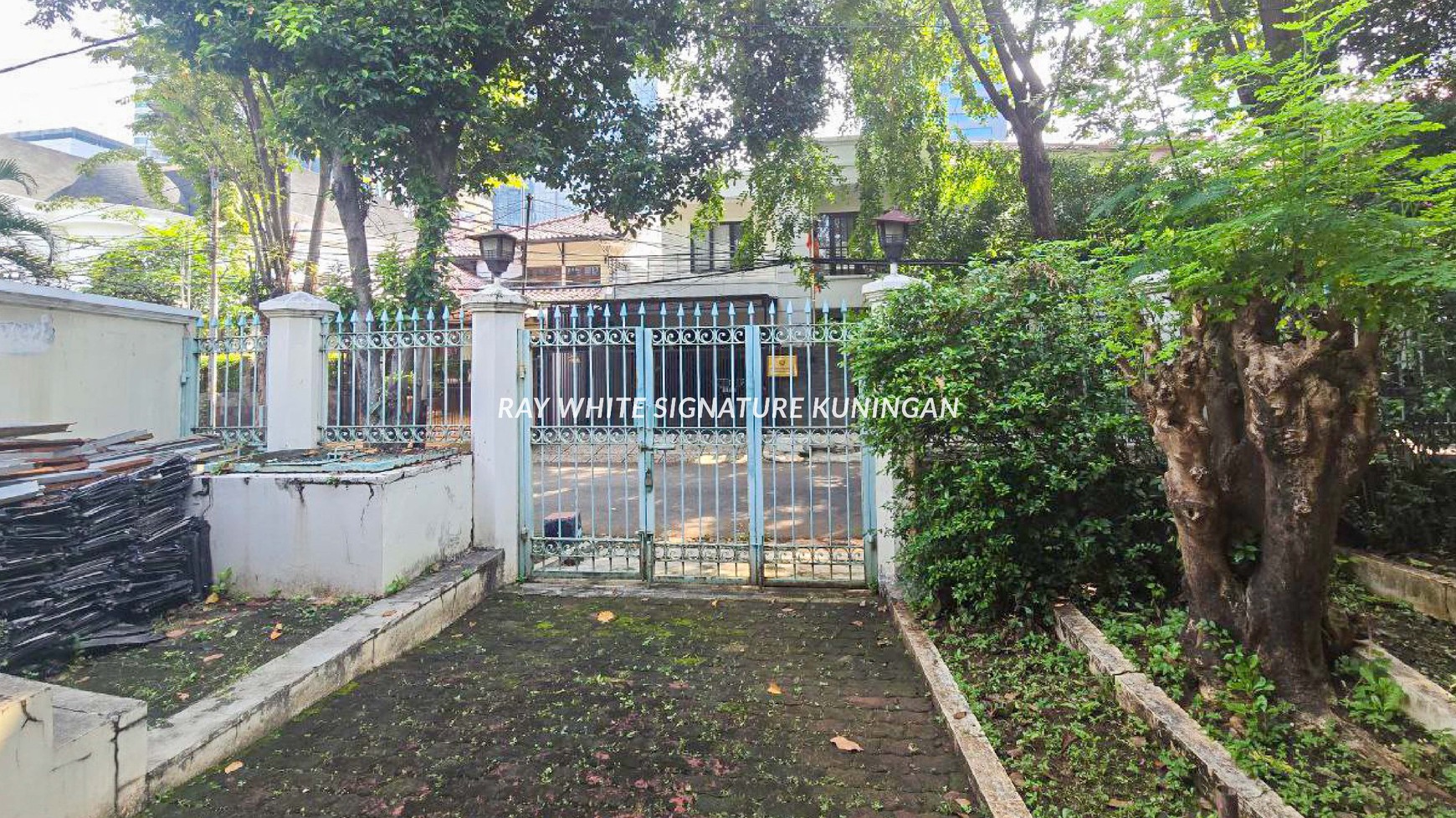 Rumah Lama Posisi Hook Lokasi Prime di Jl Karang Asem 1 Kuningan