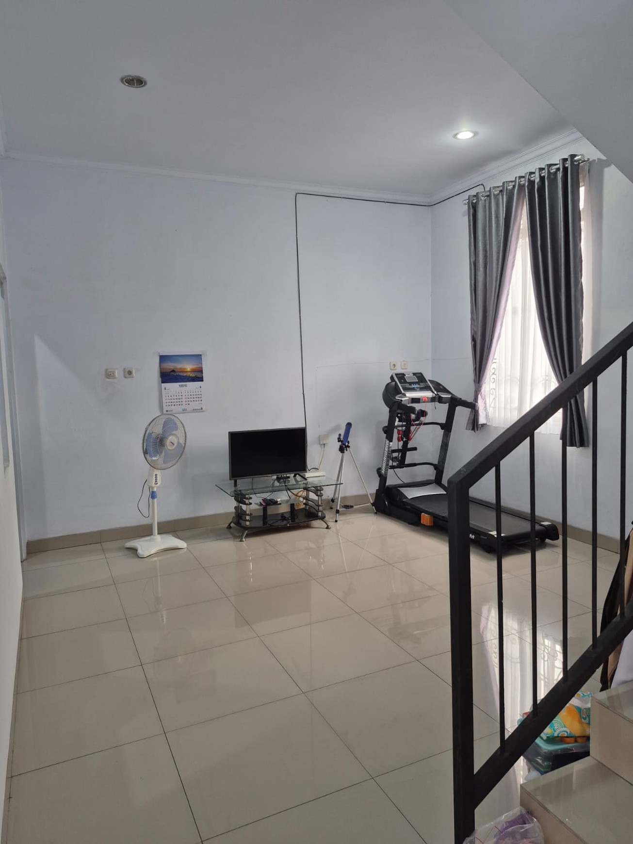 Dijual Rumah di Binong 1 Residence, Jalan Raya Binong Permai Tangerang