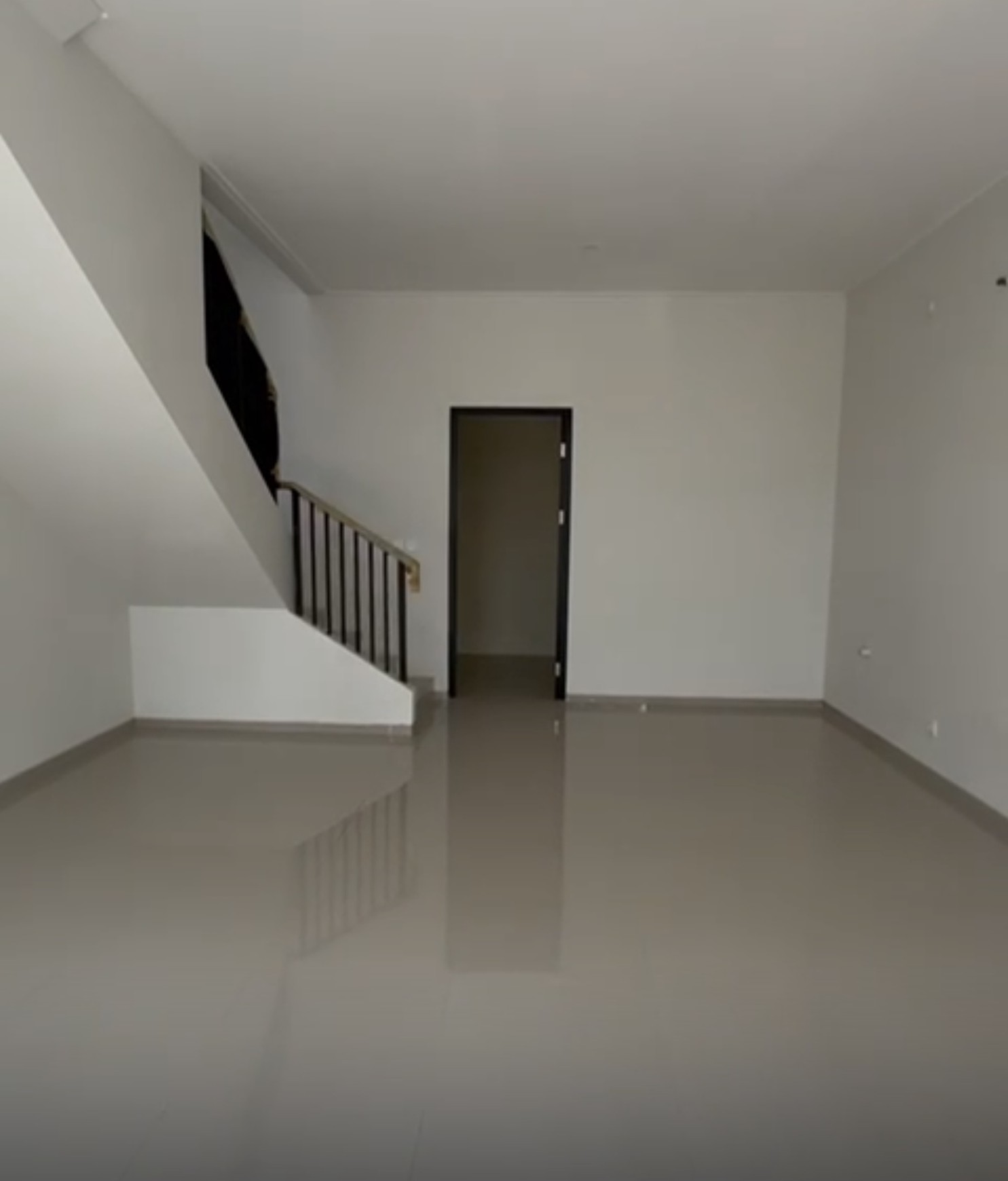 Ruko Siap Pakai Di Ruko Vazza Avenue Graha Raya Bintaro Jaya