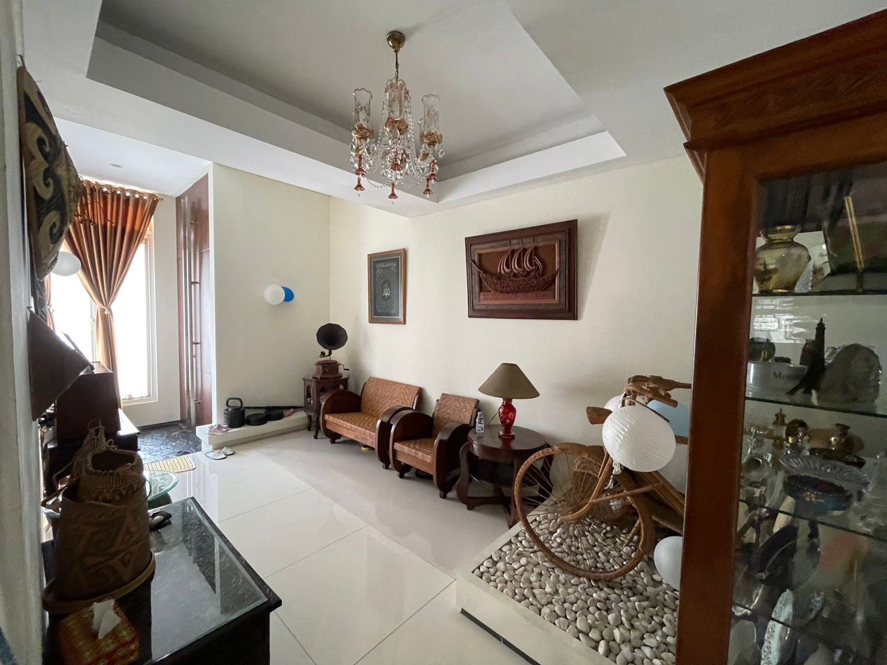 Rumah siap huni,lingkungan bersih,keamanan terjamin 24 jam di graha raya bintaro