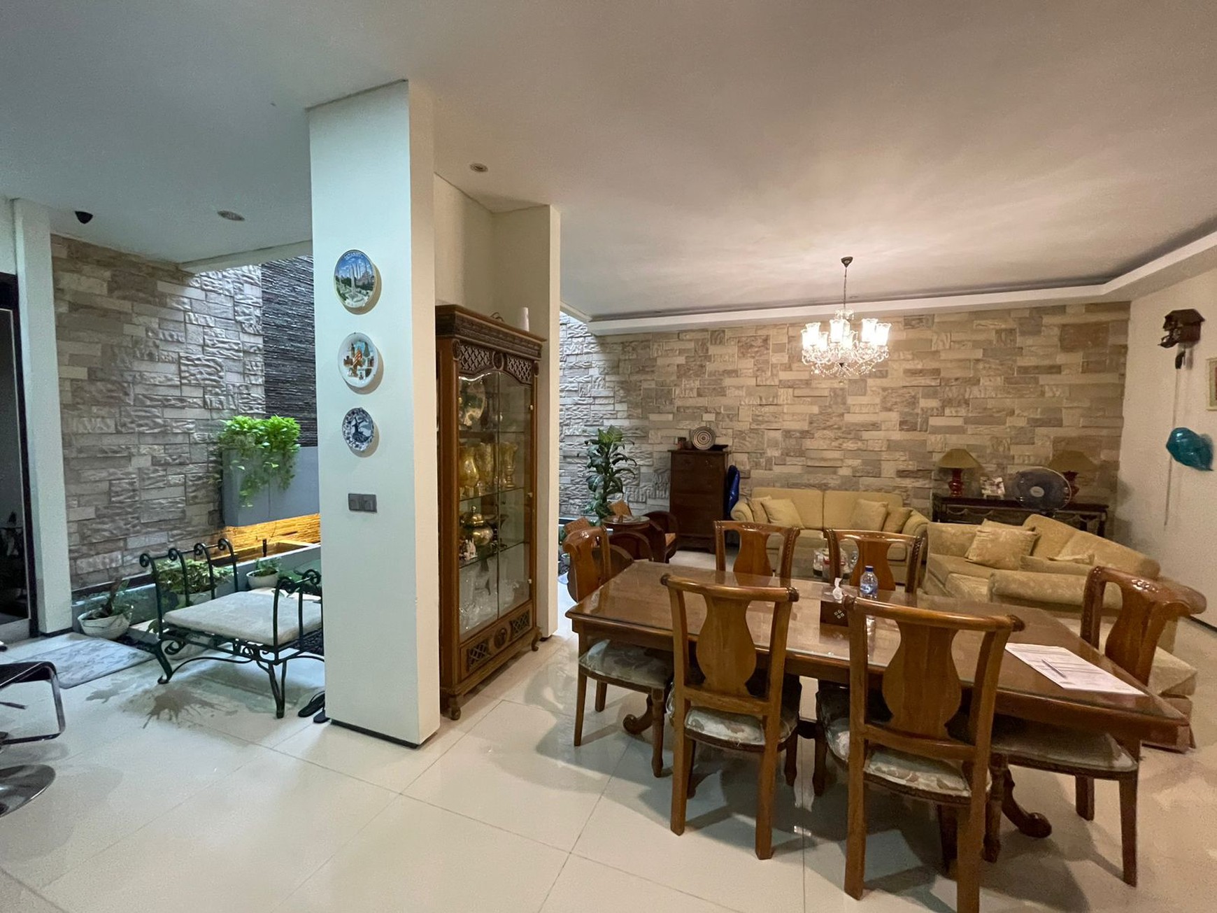 Rumah siap huni,lingkungan bersih,keamanan terjamin 24 jam di graha raya bintaro