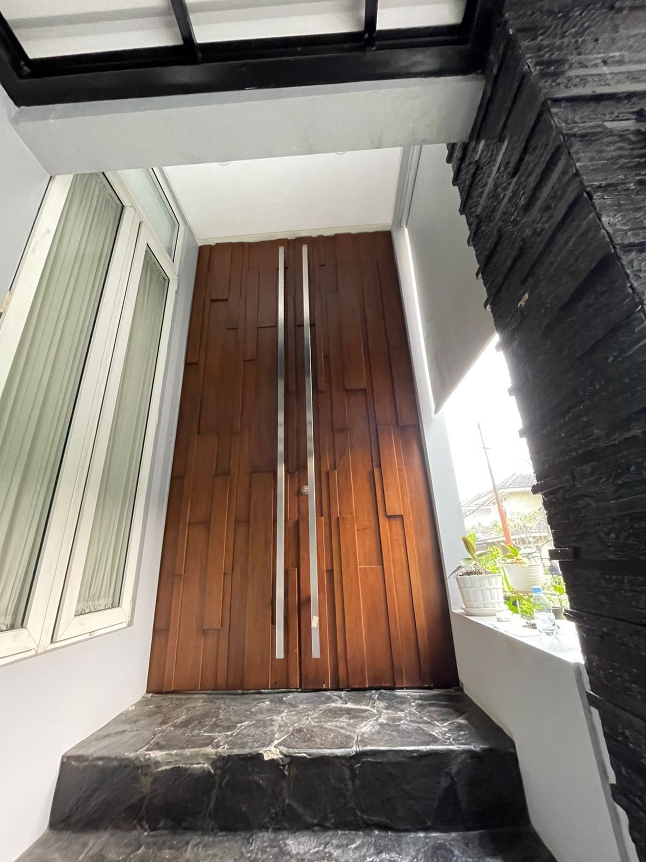 Rumah siap huni,lingkungan bersih,keamanan terjamin 24 jam di graha raya bintaro