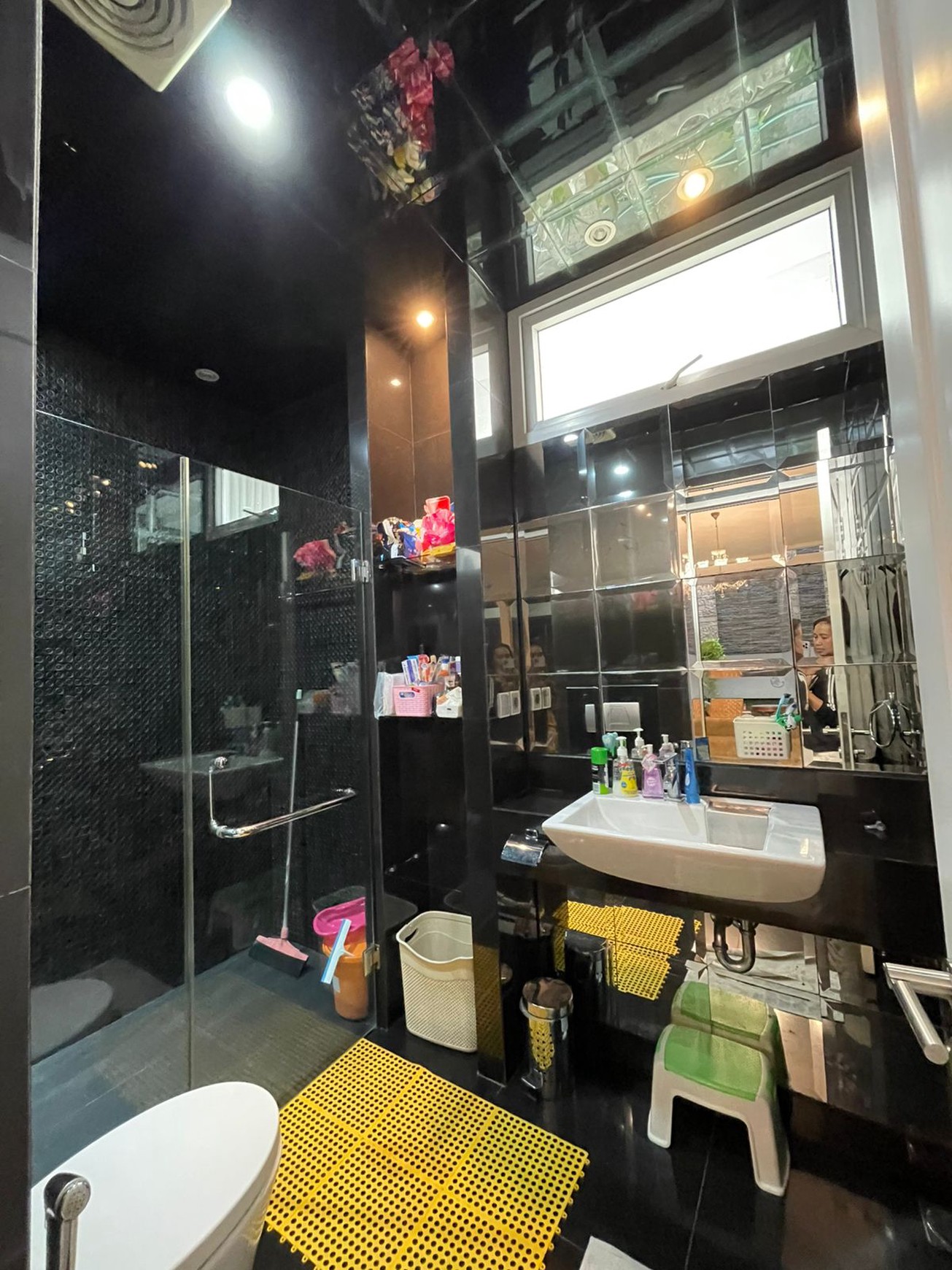 Rumah siap huni,lingkungan bersih,keamanan terjamin 24 jam di graha raya bintaro