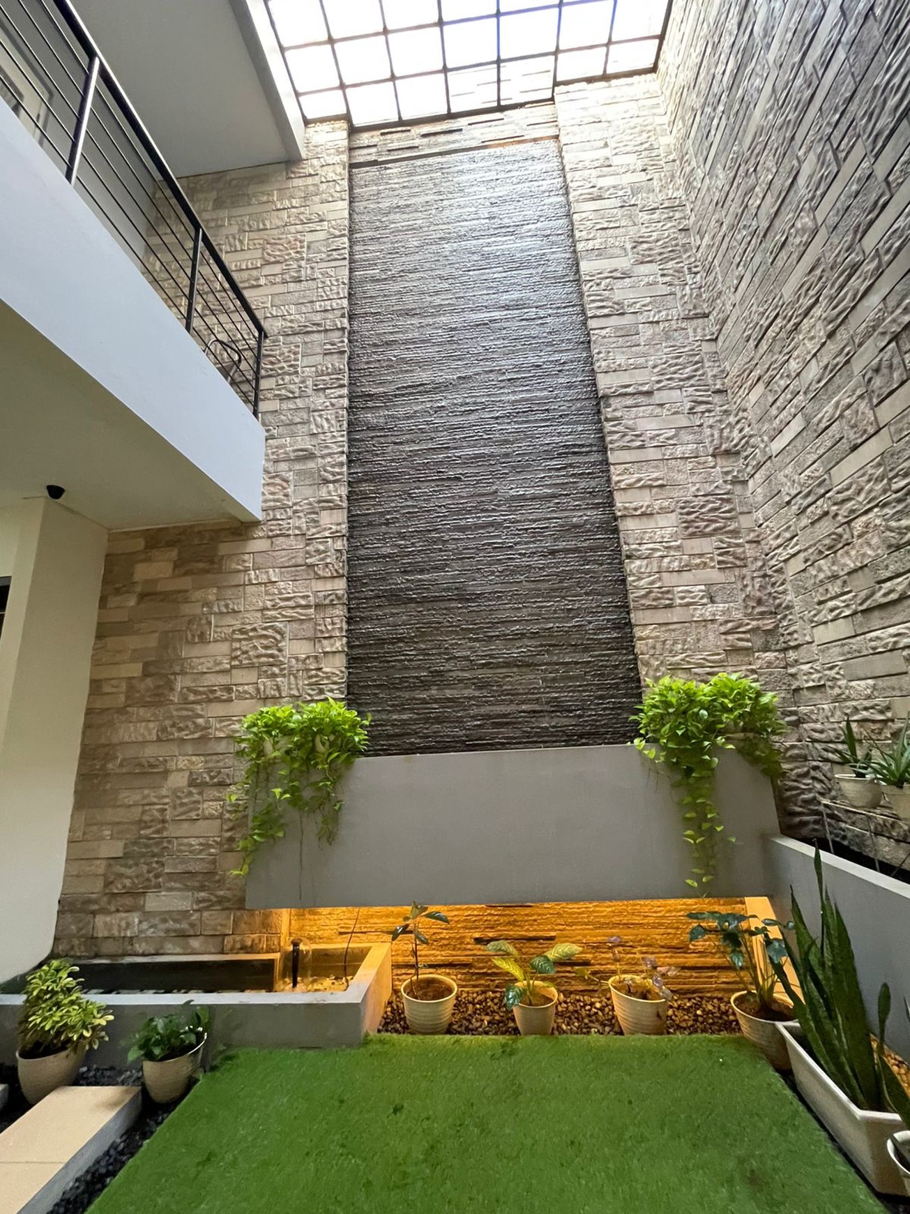 Rumah siap huni,lingkungan bersih,keamanan terjamin 24 jam di graha raya bintaro