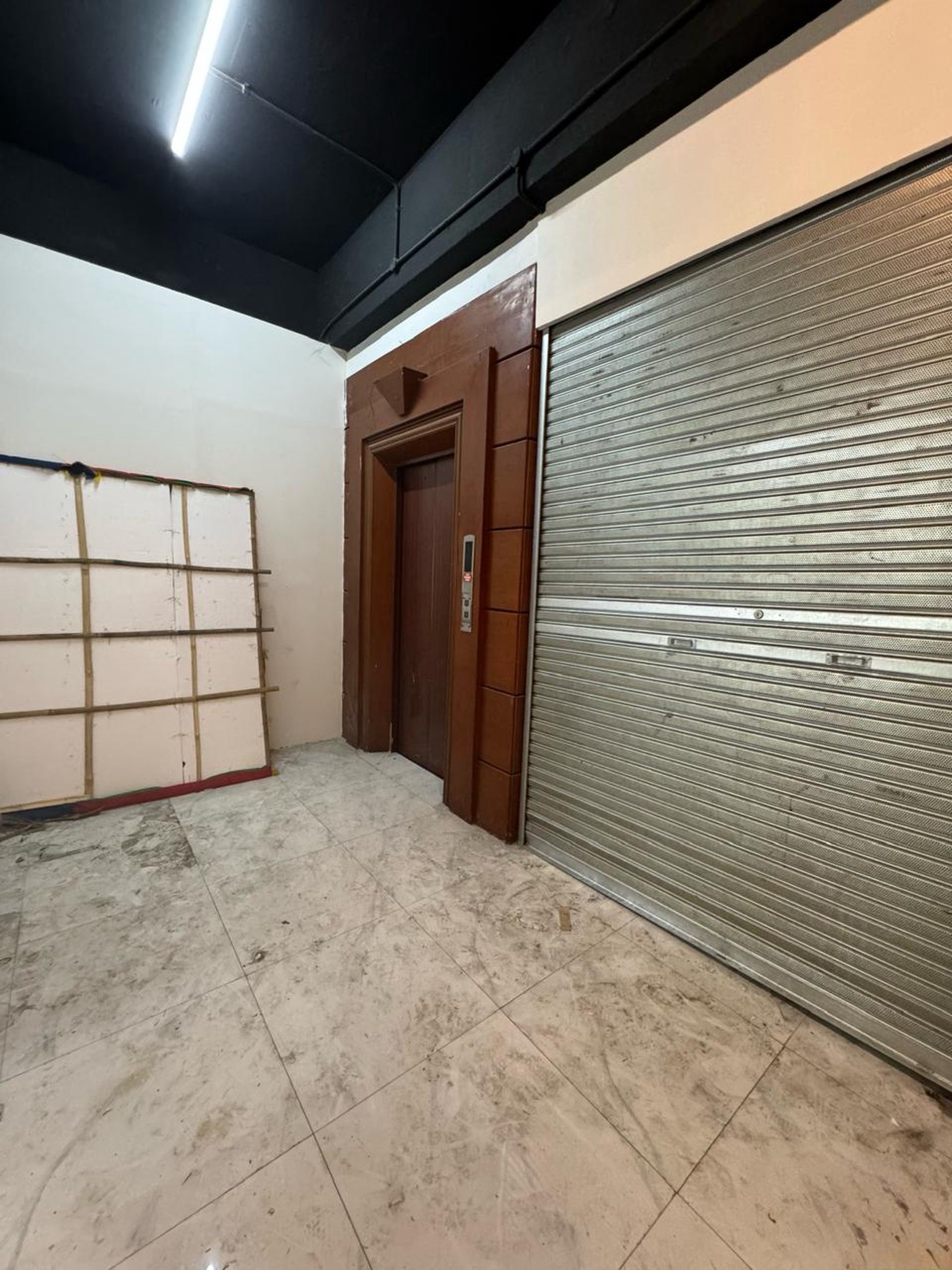 DISEWA BLOK M SHOPHOUSE KEBAYORAN BARU JAKARTA SELATAN