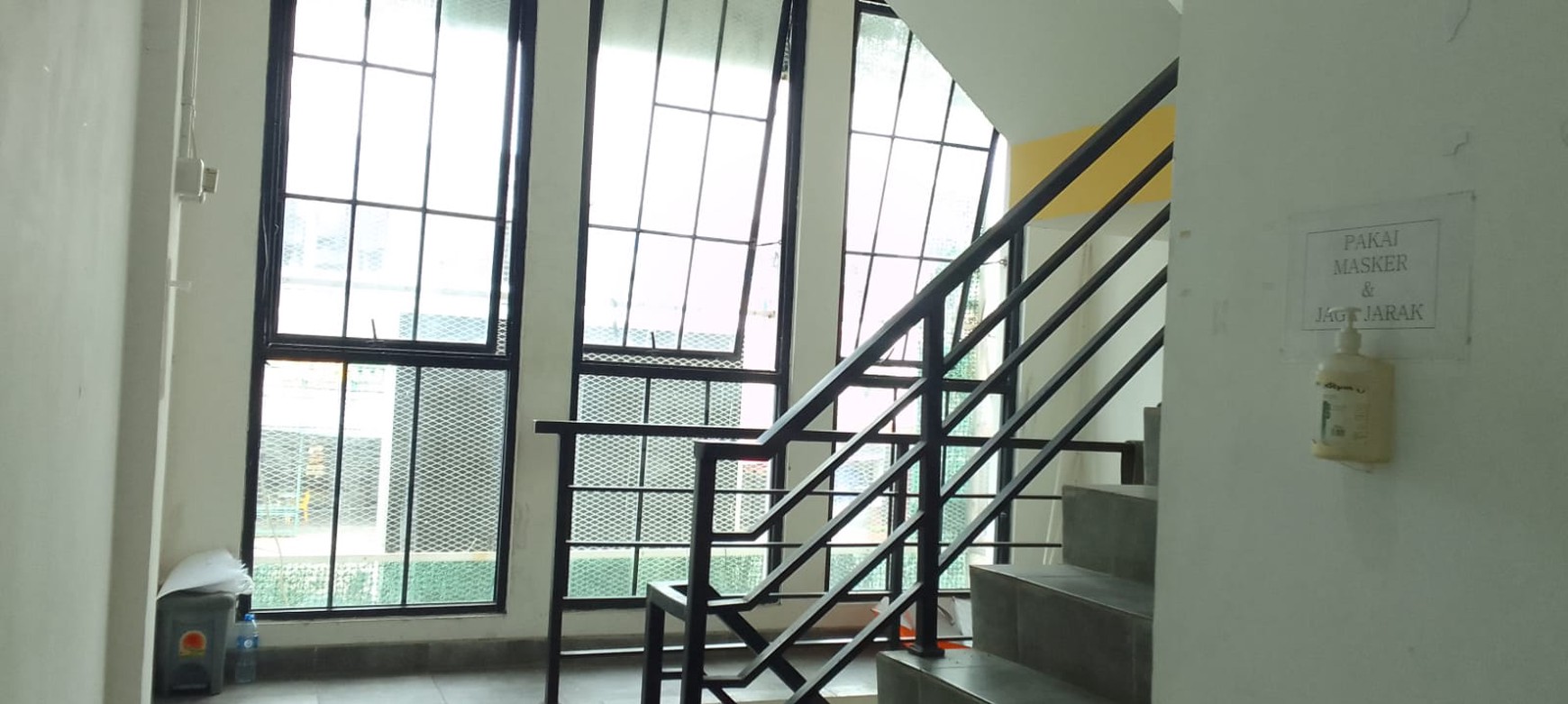 Ruang Kantor Satu lantai Dalam Ruko Fasilitas Lift, Di Kawasan Strategis Dan Premium Di Tebet Raya, Jakarta Selatan