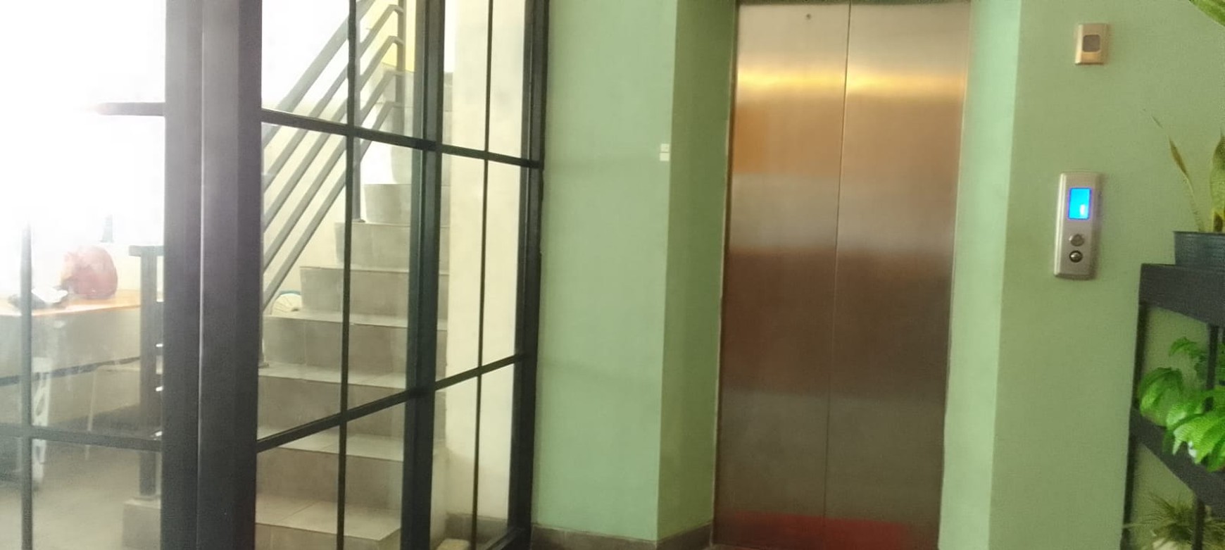 Ruang Kantor Satu lantai Dalam Ruko Fasilitas Lift, Di Kawasan Strategis Dan Premium Di Tebet Raya, Jakarta Selatan