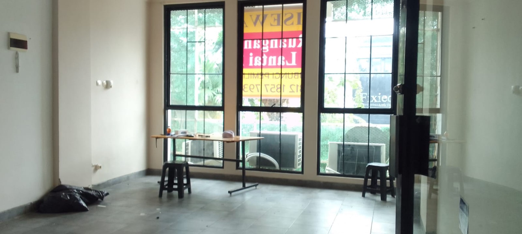Ruang Kantor Satu lantai Dalam Ruko Fasilitas Lift, Di Kawasan Strategis Dan Premium Di Tebet Raya, Jakarta Selatan