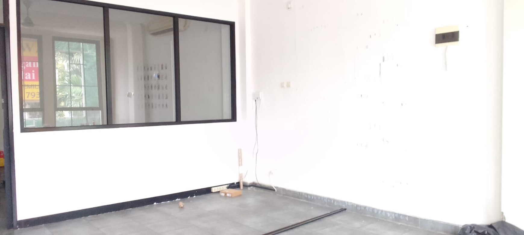 Ruang Kantor Satu lantai Dalam Ruko Fasilitas Lift, Di Kawasan Strategis Dan Premium Di Tebet Raya, Jakarta Selatan