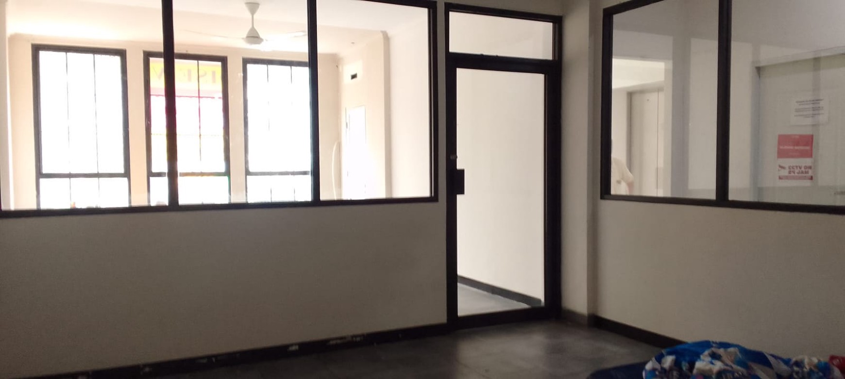 Ruang Kantor Satu lantai Dalam Ruko Fasilitas Lift, Di Kawasan Strategis Dan Premium Di Tebet Raya, Jakarta Selatan