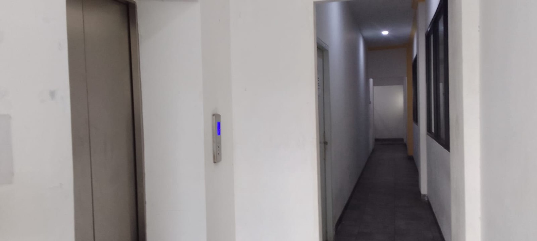 Ruang Kantor Satu lantai Dalam Ruko Fasilitas Lift, Di Kawasan Strategis Dan Premium Di Tebet Raya, Jakarta Selatan