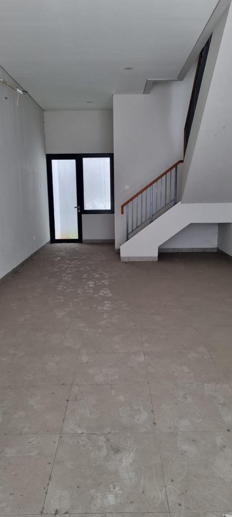 Ruko Siap Untuk Usaha Di Kota Wisata Cibubur akses Tol Nagrak