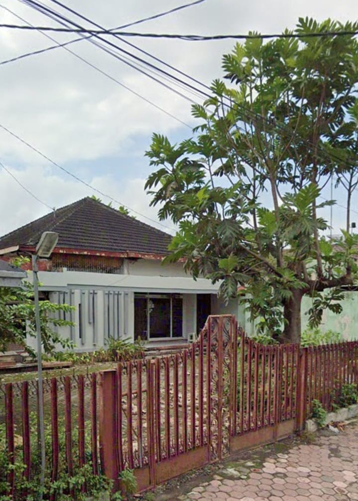 Rumah Tinggal dengan Luas Tanah 990 Meter Persegi Lokasi Kota Magelang 