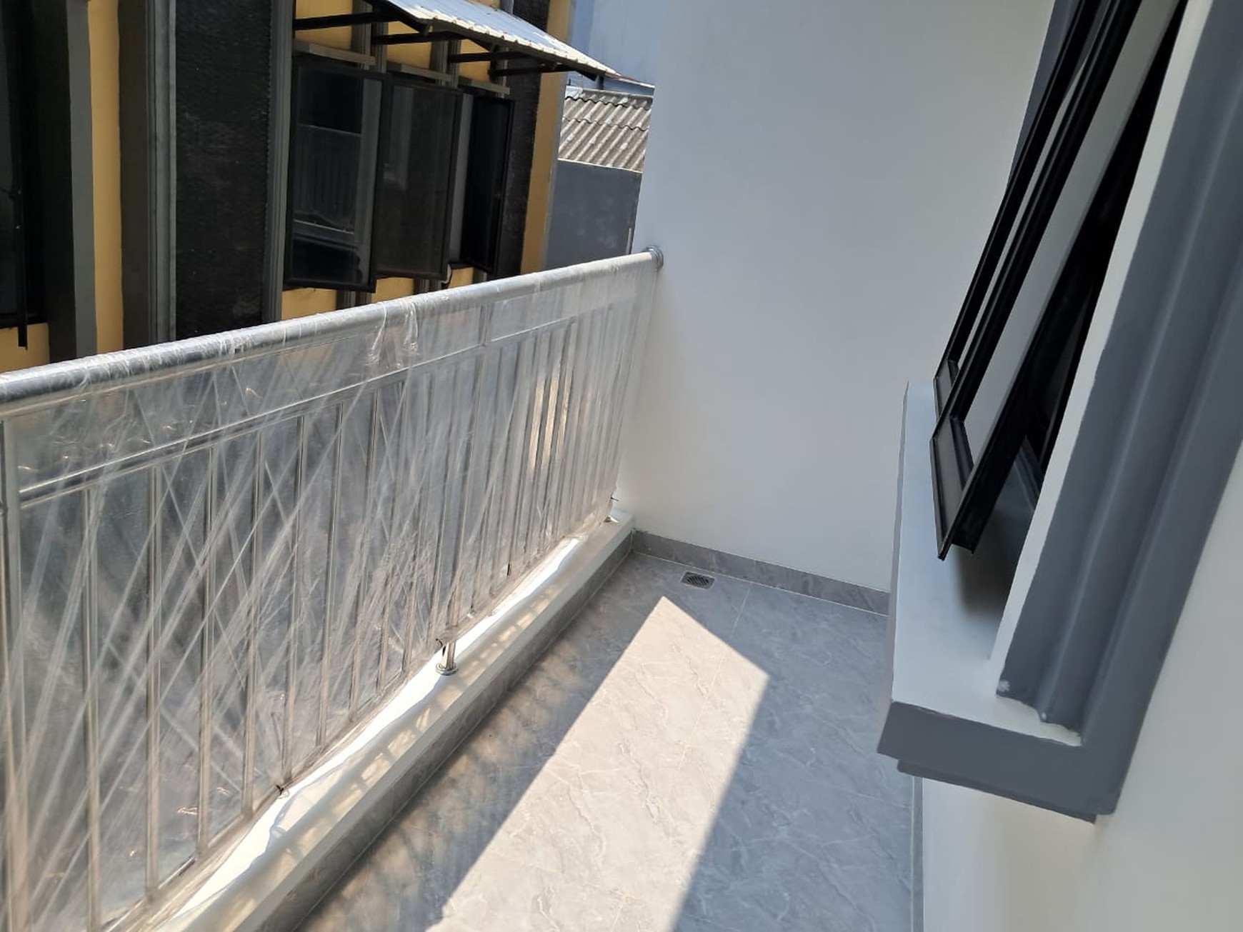 Rumah 3 Lantai Dijual di Pademangan