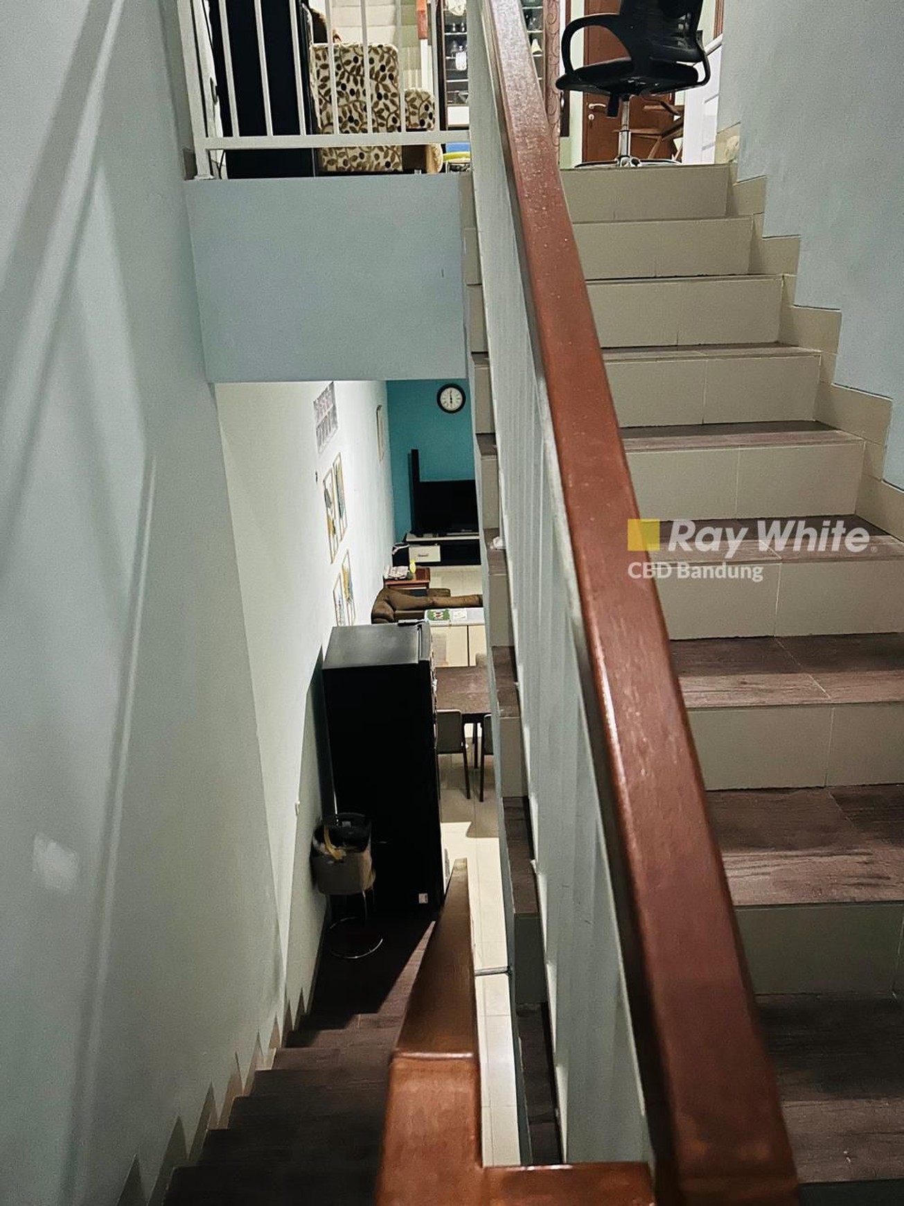 Rumah Cantik 3 Lantai di Setra Dago Utara Antapani