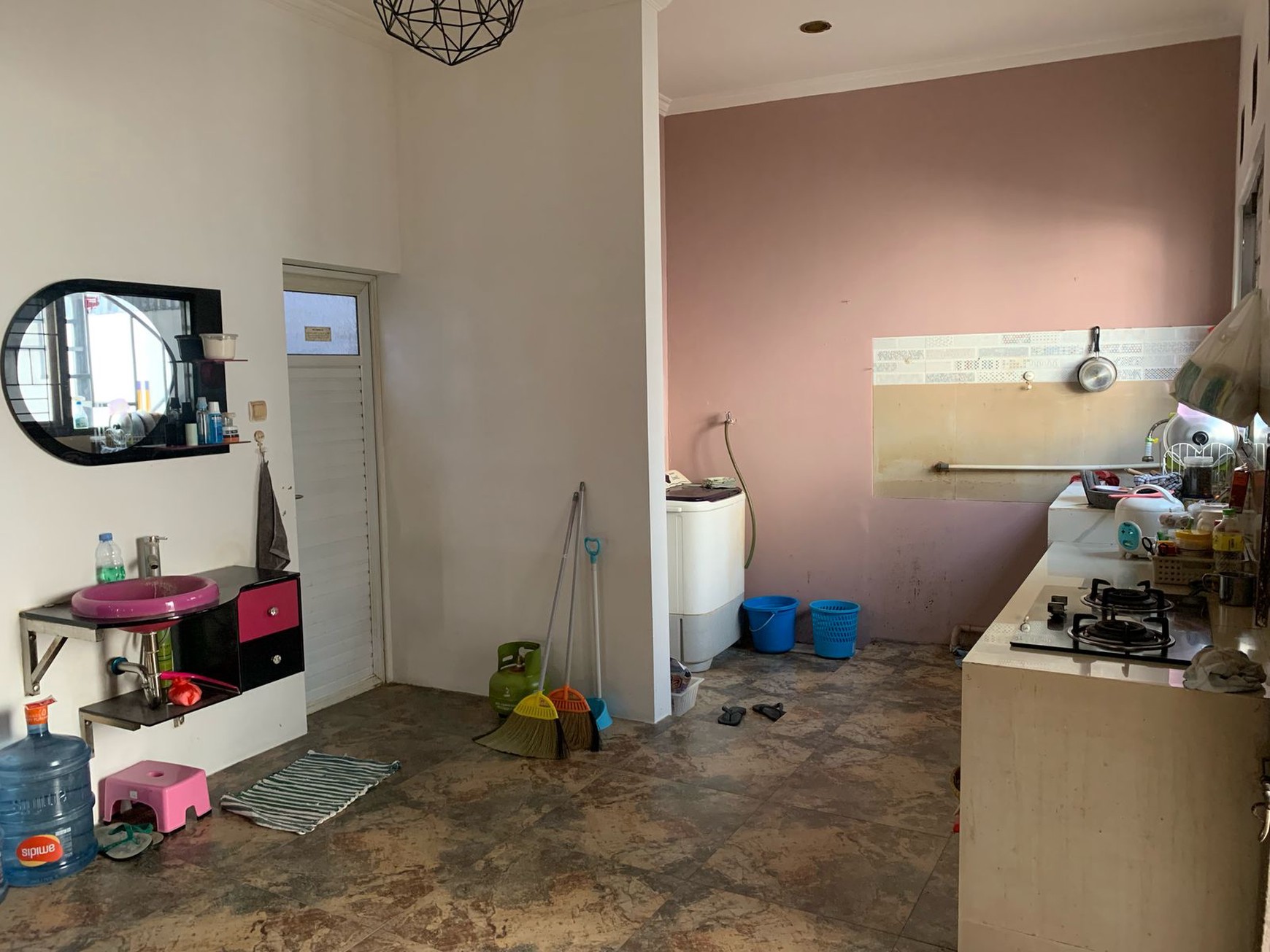 Rumah Nyaman di Komplek Pasir Pogor Ciwastra