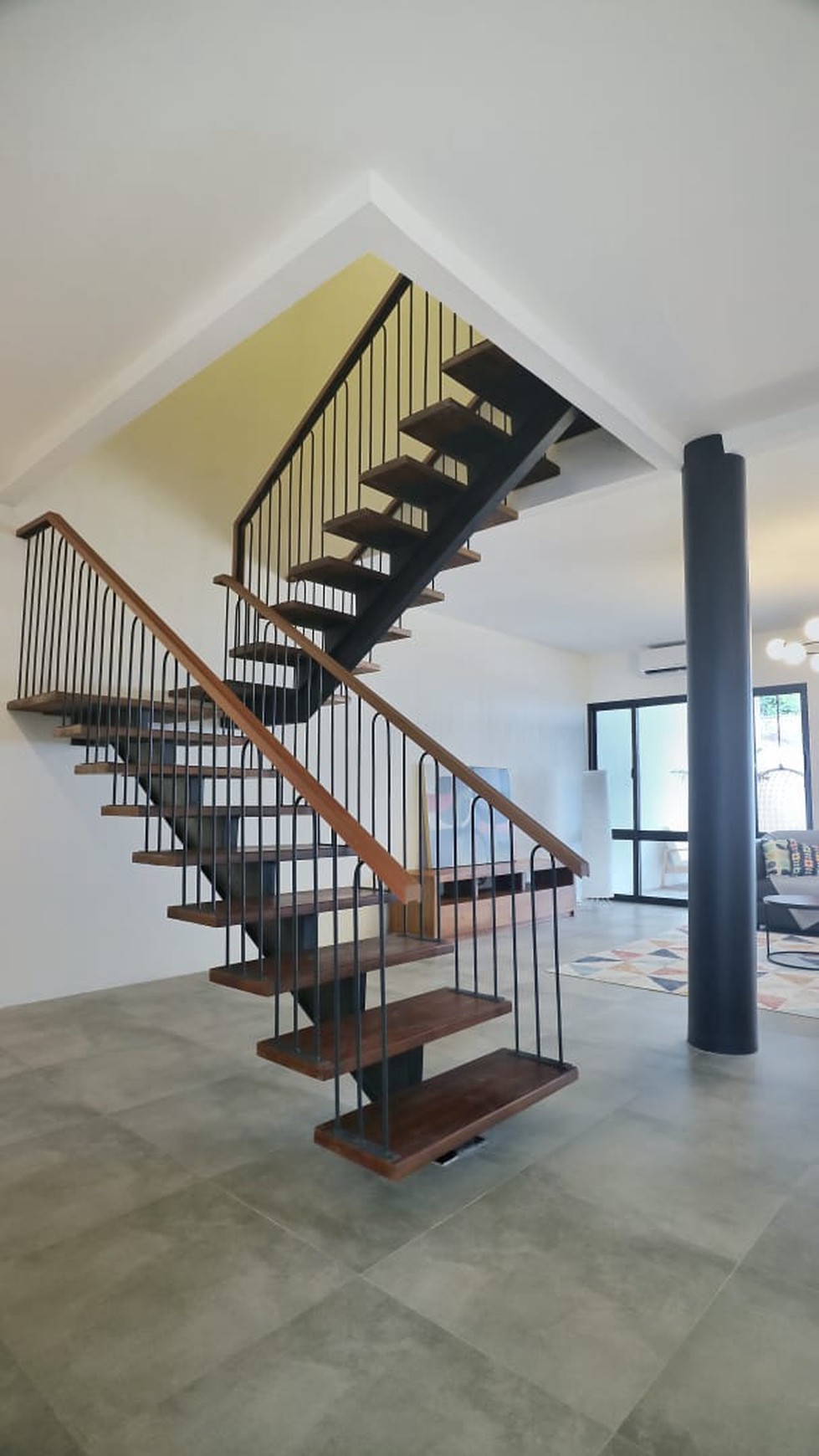 Rumah Fully Furnished Siap Huni di Cipete Desain Kekinian di Lokasi Super Strategis