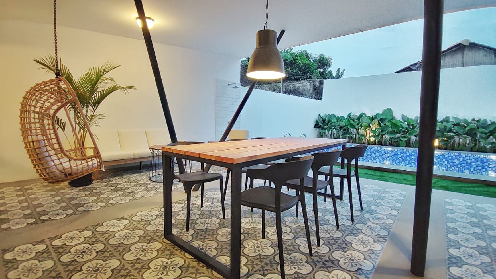 Rumah Fully Furnished Siap Huni di Cipete Desain Kekinian di Lokasi Super Strategis