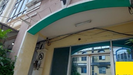 Ruko MERR Ramai Pengunjung