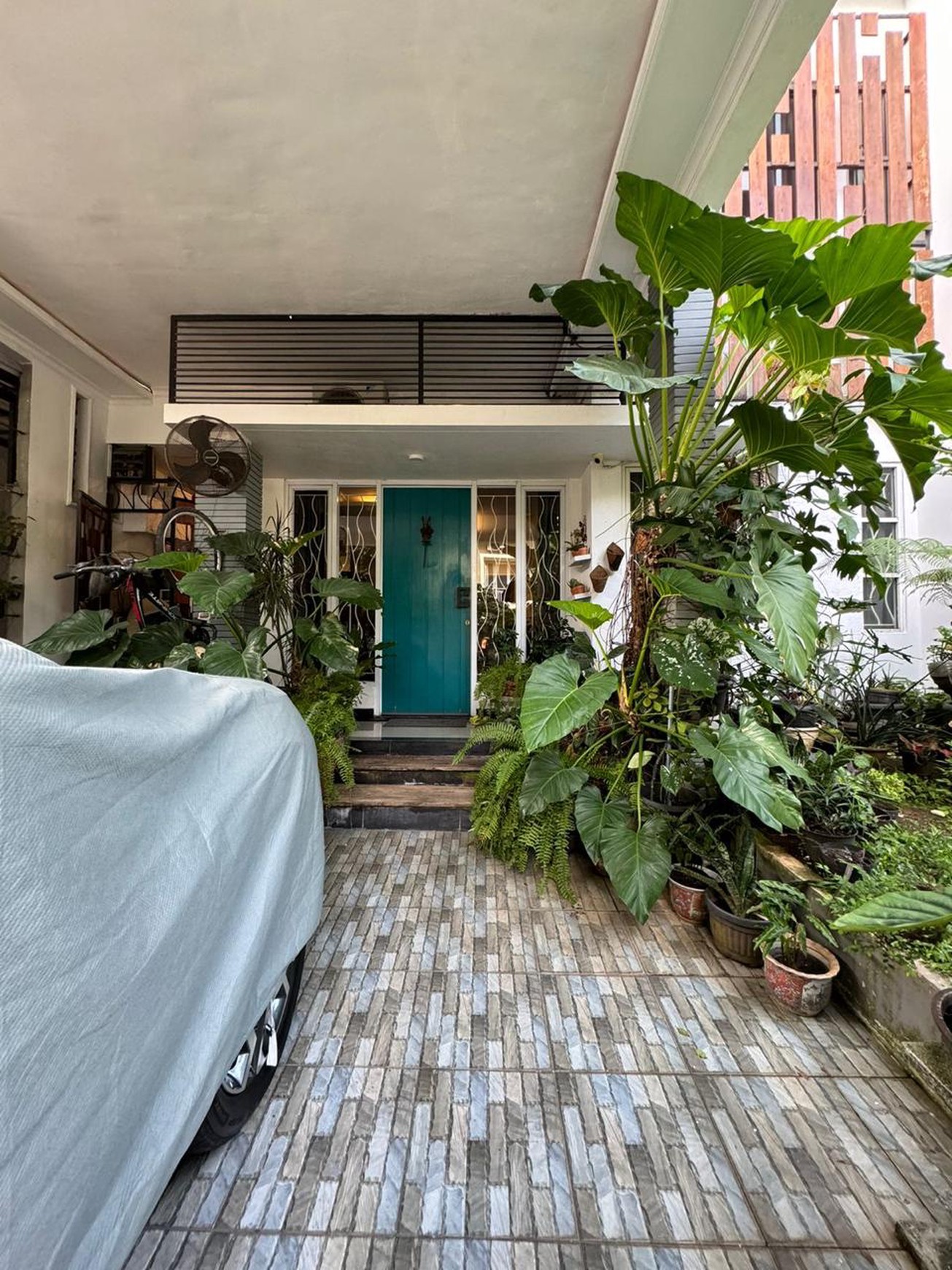 RUMAH 3 LANTAI DI DELATINOS,BSD