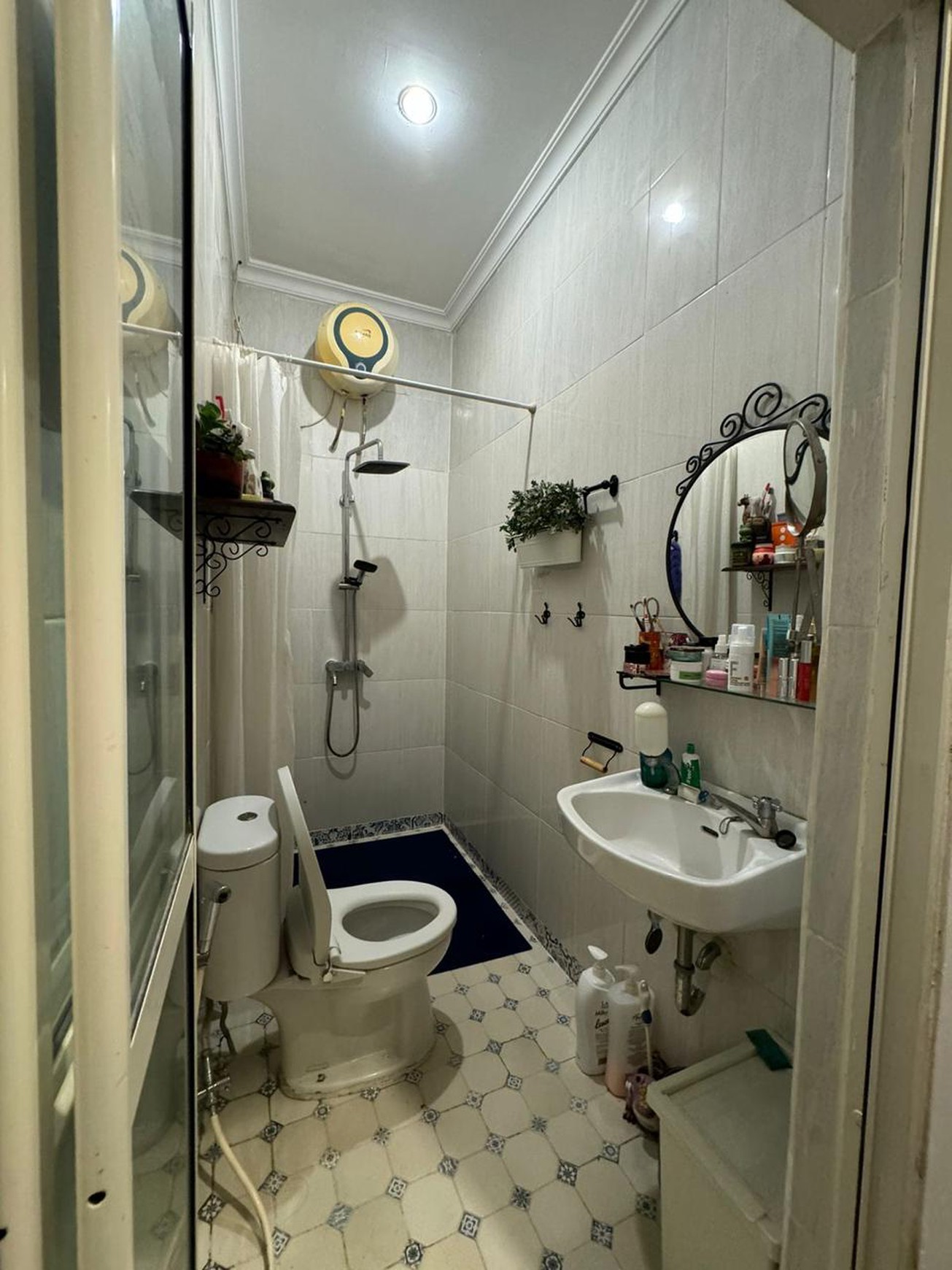 RUMAH 3 LANTAI DI DELATINOS,BSD