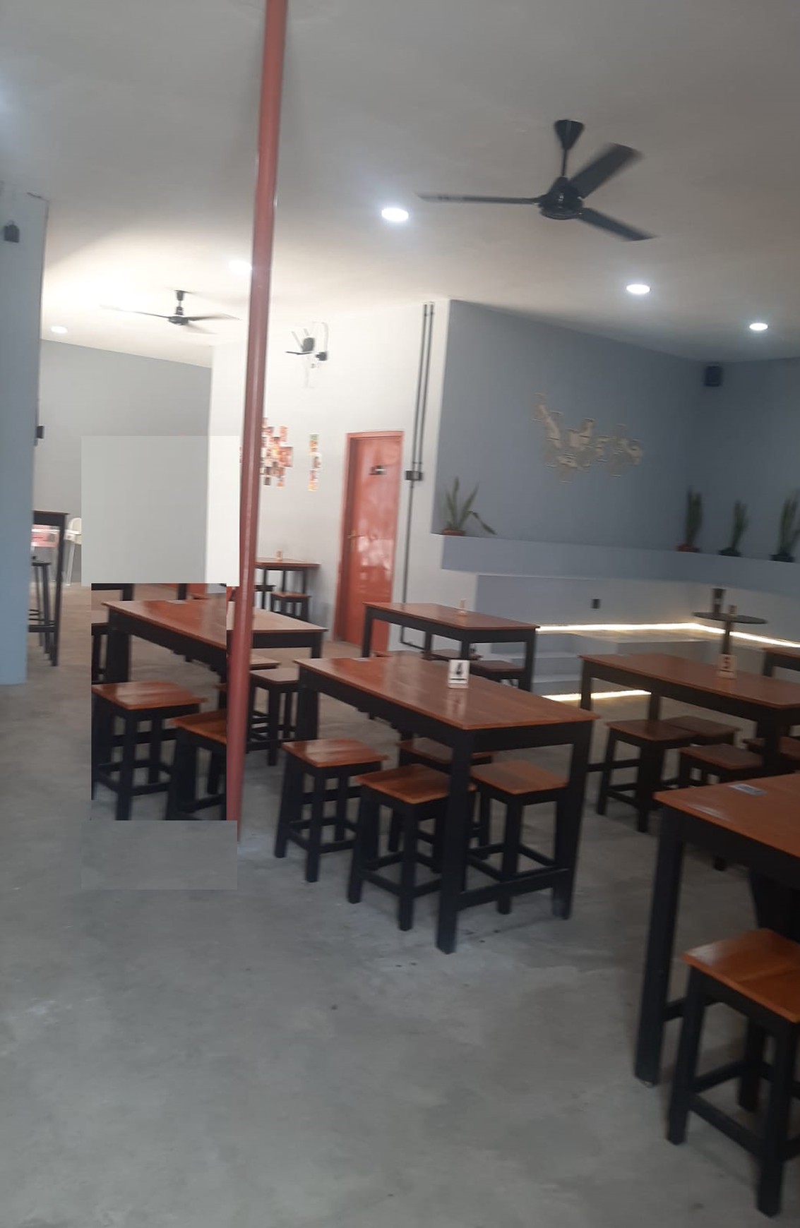 Kavling & Bangunan, lokasi di Jalan Utama di Ciputat