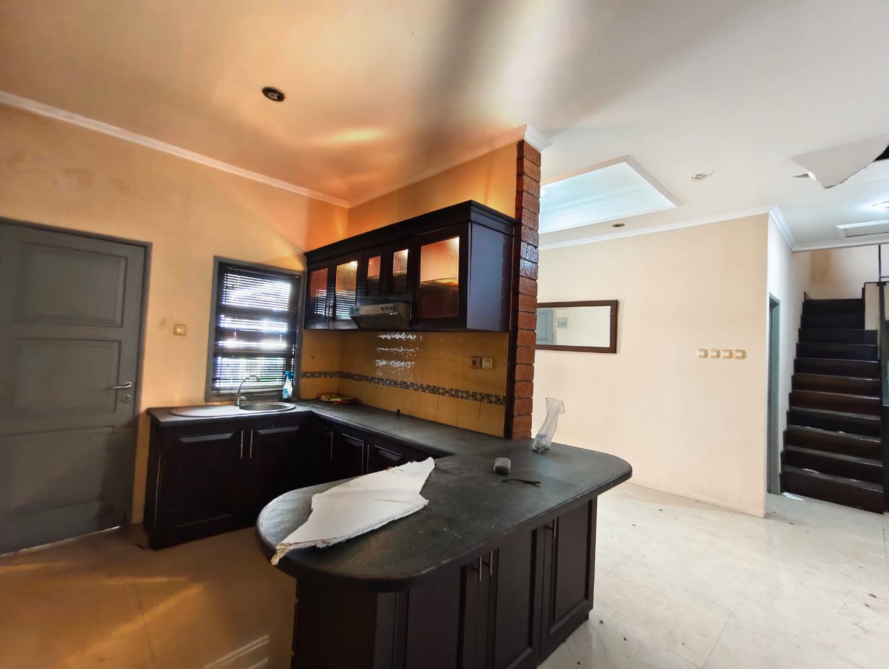 Rumah Hitung Tanah Area Cipete