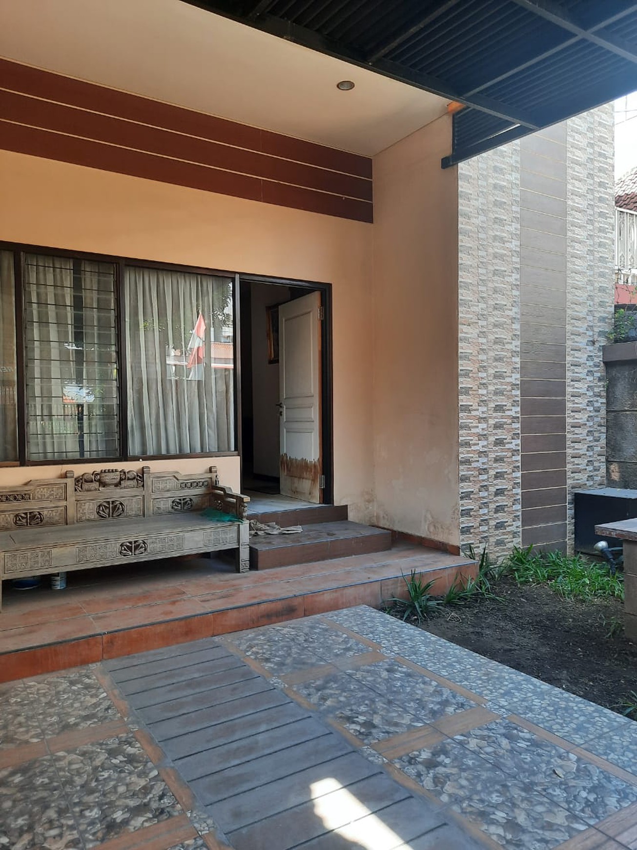 Jual Rumah Pusat Kota jalan Genteng Muhamadiyah