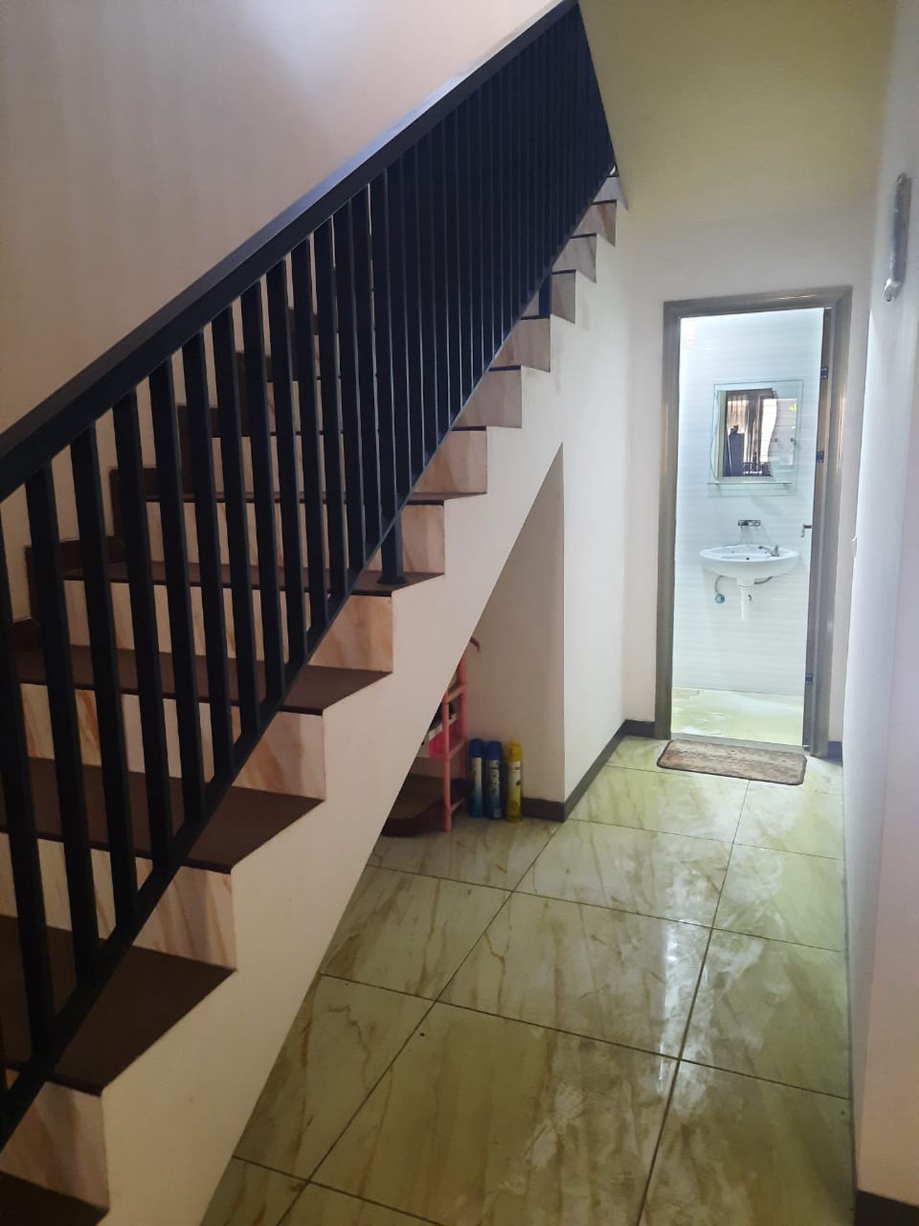 Jual Rumah Pusat Kota jalan Genteng Muhamadiyah