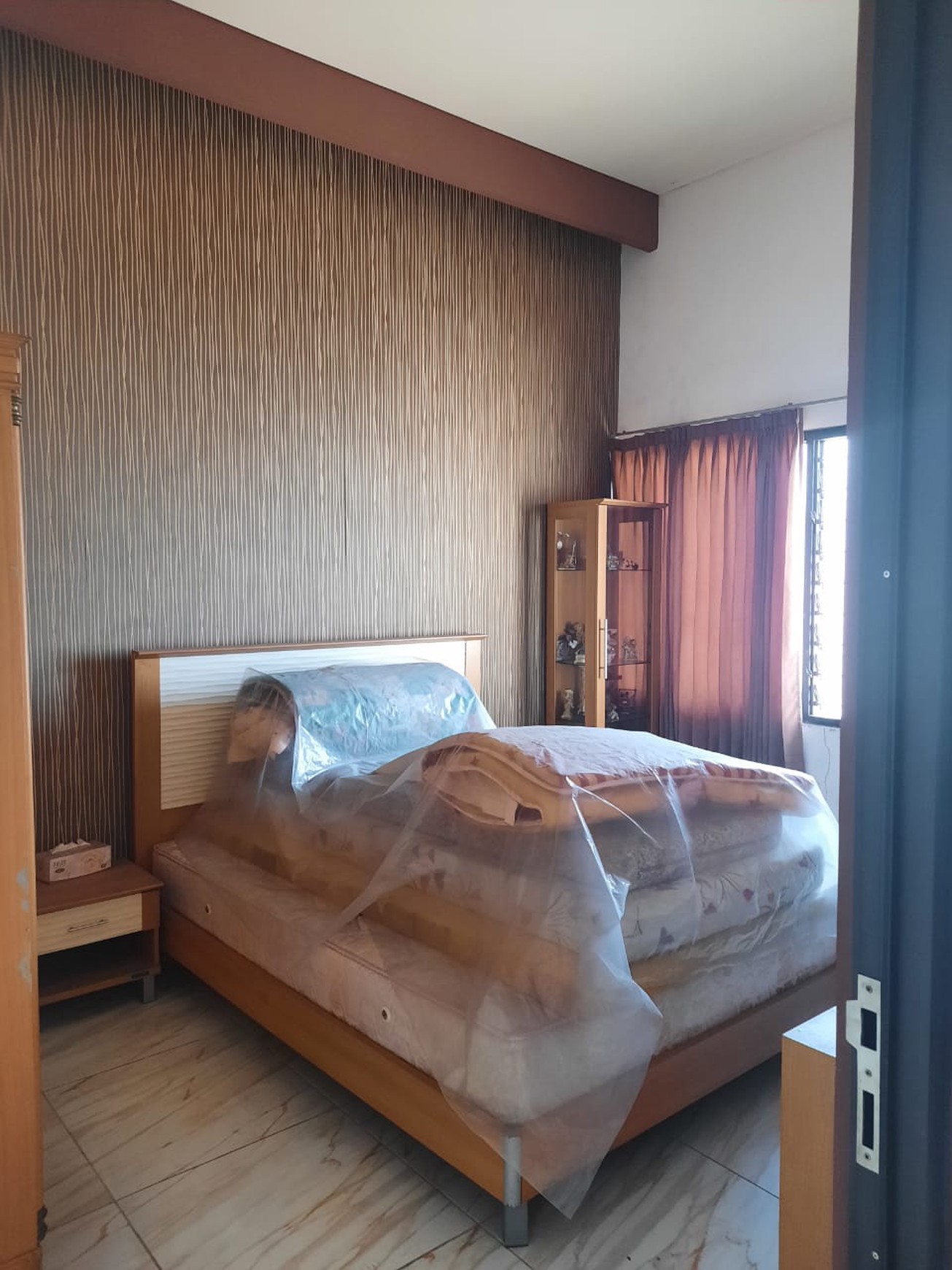 Jual Rumah Pusat Kota jalan Genteng Muhamadiyah