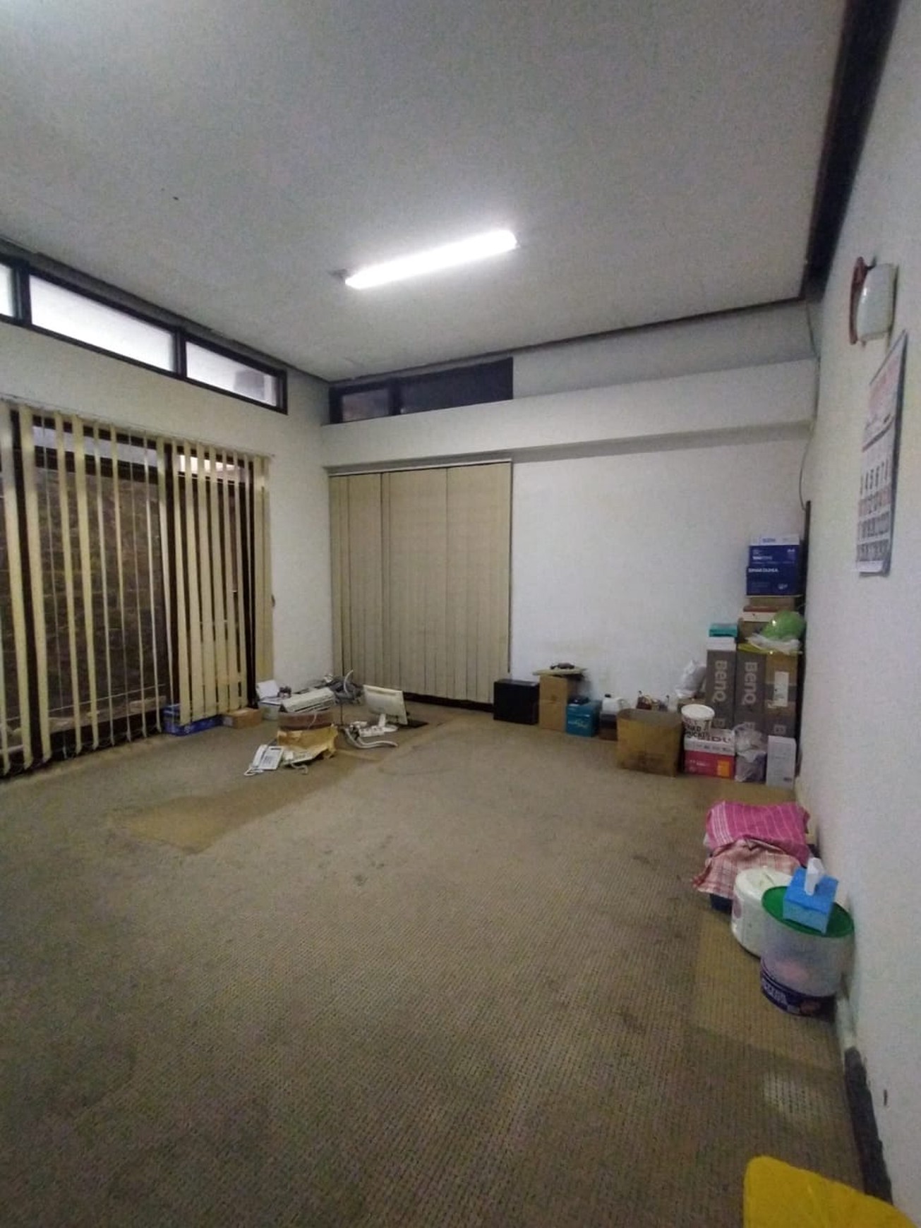 Disewakan Bangunan Komersial Siap Pakai Ex Kantor di Jalan Sulawesi, Surabaya Pusat