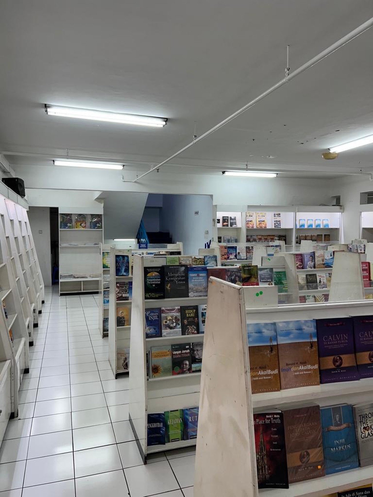 Ruko hoek di lokasi prima Boulevard Raya, Kelapa Gading, di kompleks apartemen Wisma Gading Permai (WGP)