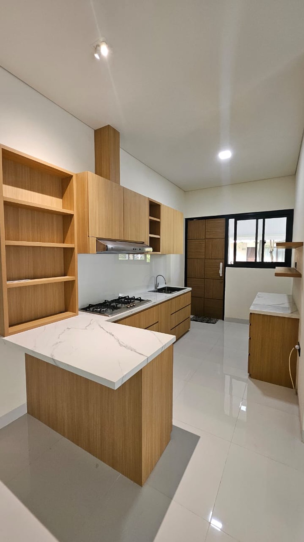 Rumah Posisi Hook siap huni di The Eminent BSD City