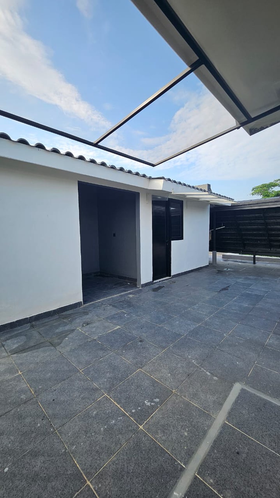 Rumah Posisi Hook siap huni di The Eminent BSD City