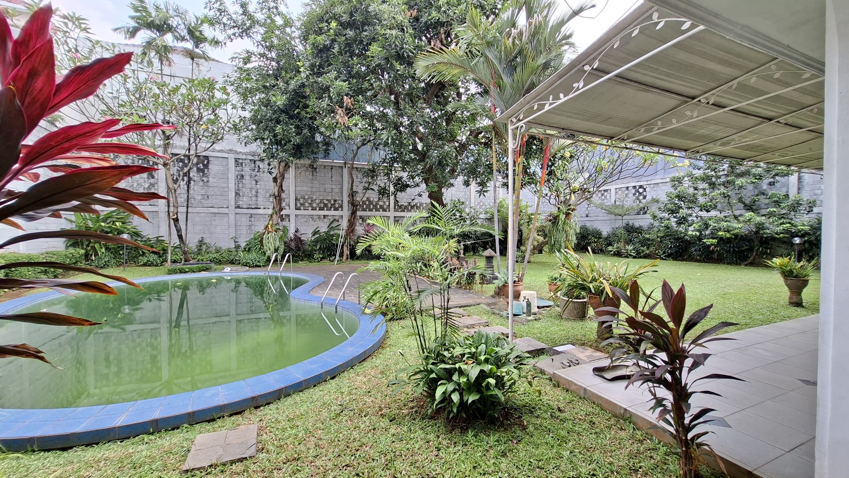 Rumah Siap Huni LT 1146m2 Fas Kolam Renang Area Kemang