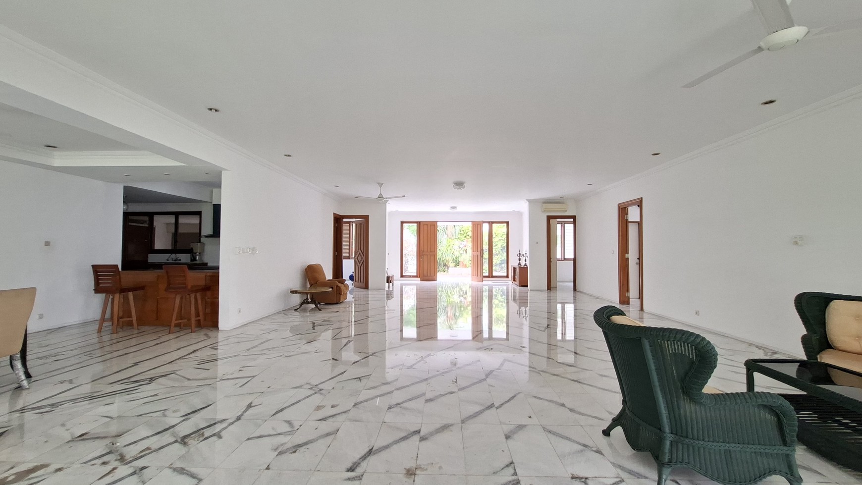 Rumah Siap Huni LT 1146m2 Fas Kolam Renang Area Kemang