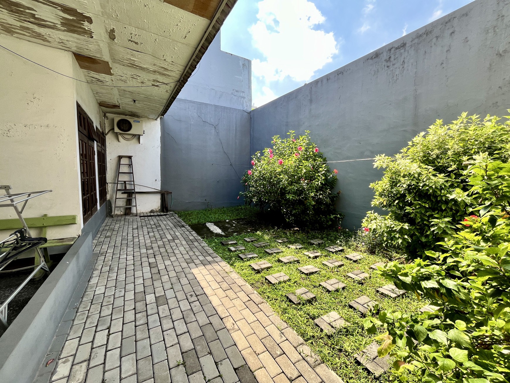 Rumah dijual di Manyar Kartika Surabaya, Dekat Raya Manyar