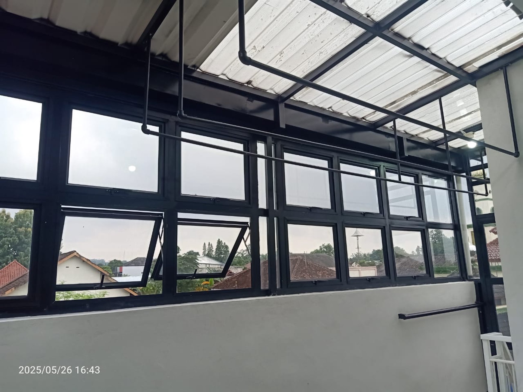Rumah Mewah Disewakan + Furniture Dekat Jogja Bay & Stadion Maguwo Sleman